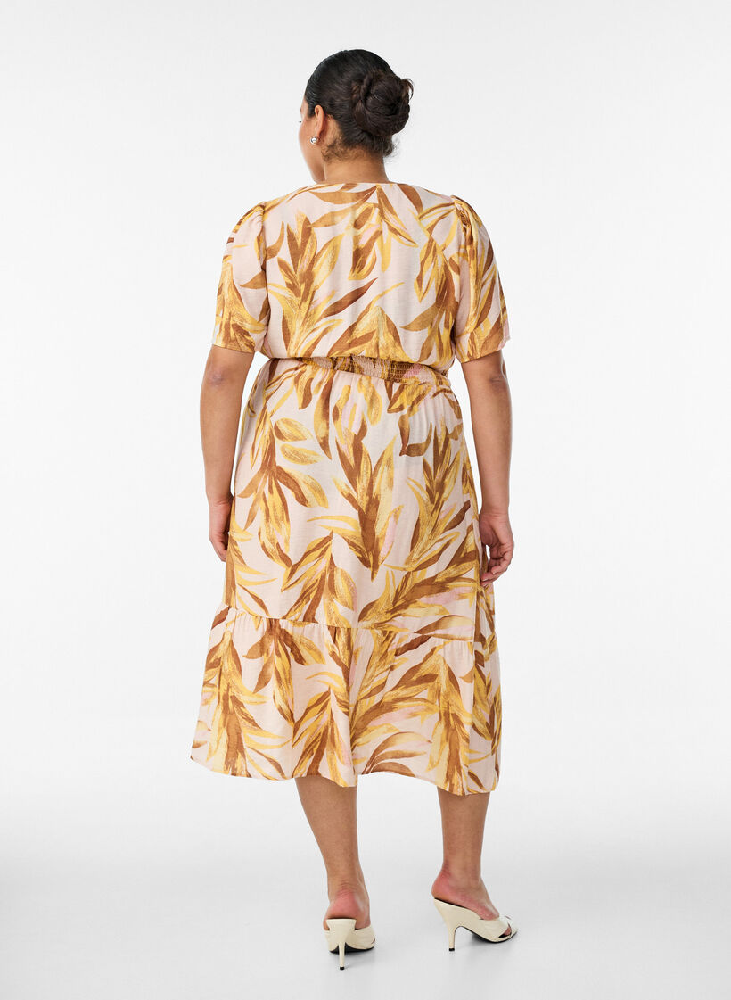 Midikleid aus Viskose mit Blattmuster und gesmokter Taille, Gelb, Model image number 1