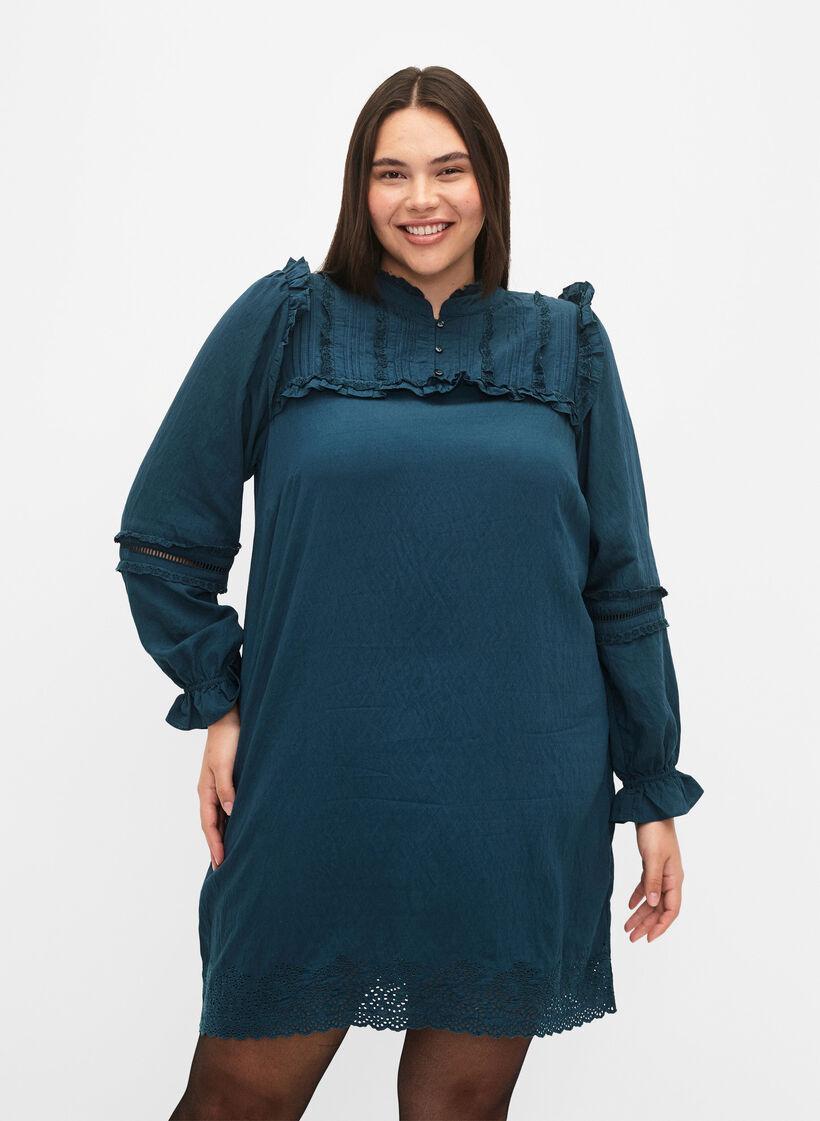 Kleid aus Viskose mit Lochstickerei und Rüschendetails, Reflecting Pond, Model image number 0