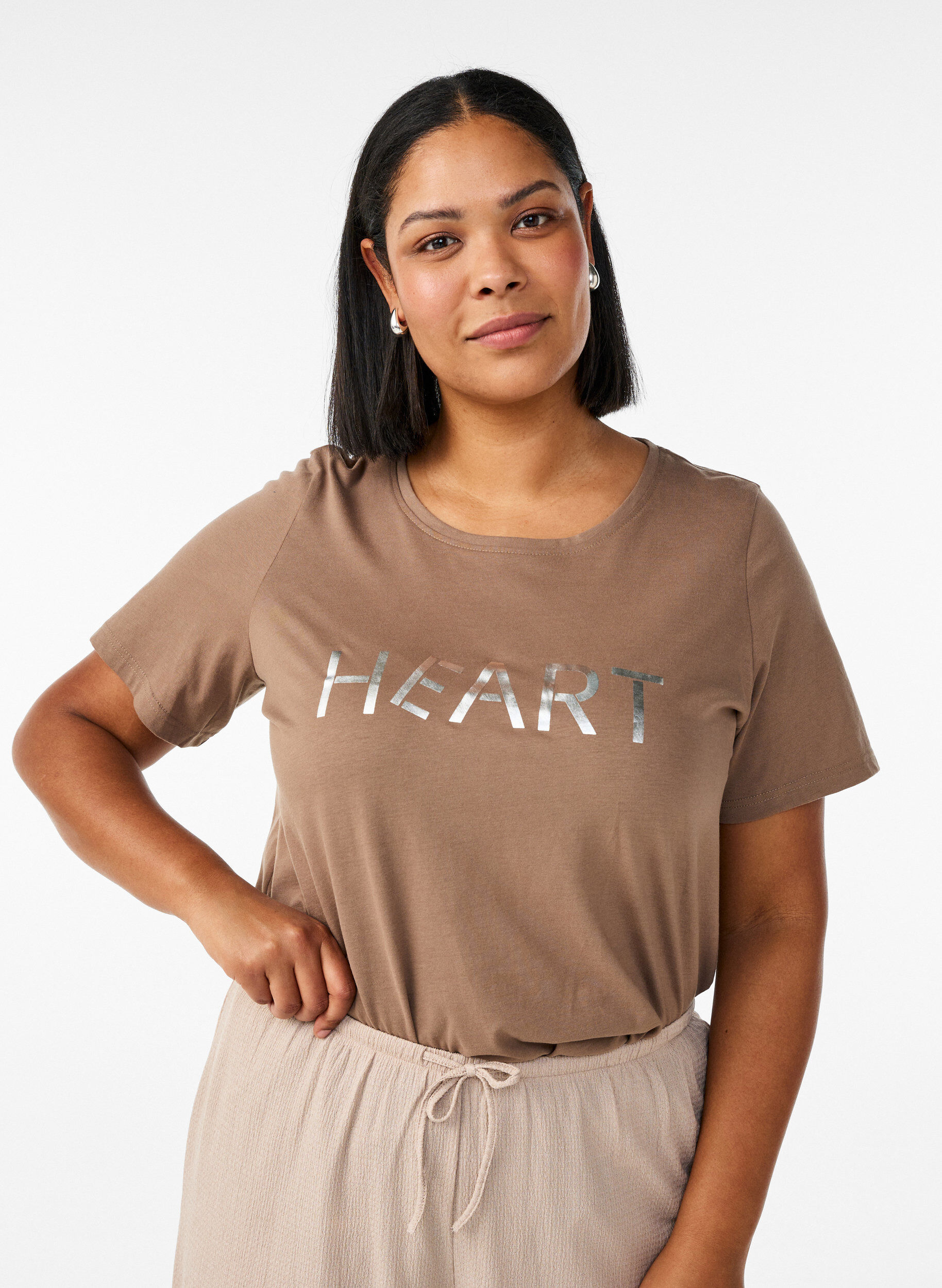 T-Shirt mit Print, Braun, Model