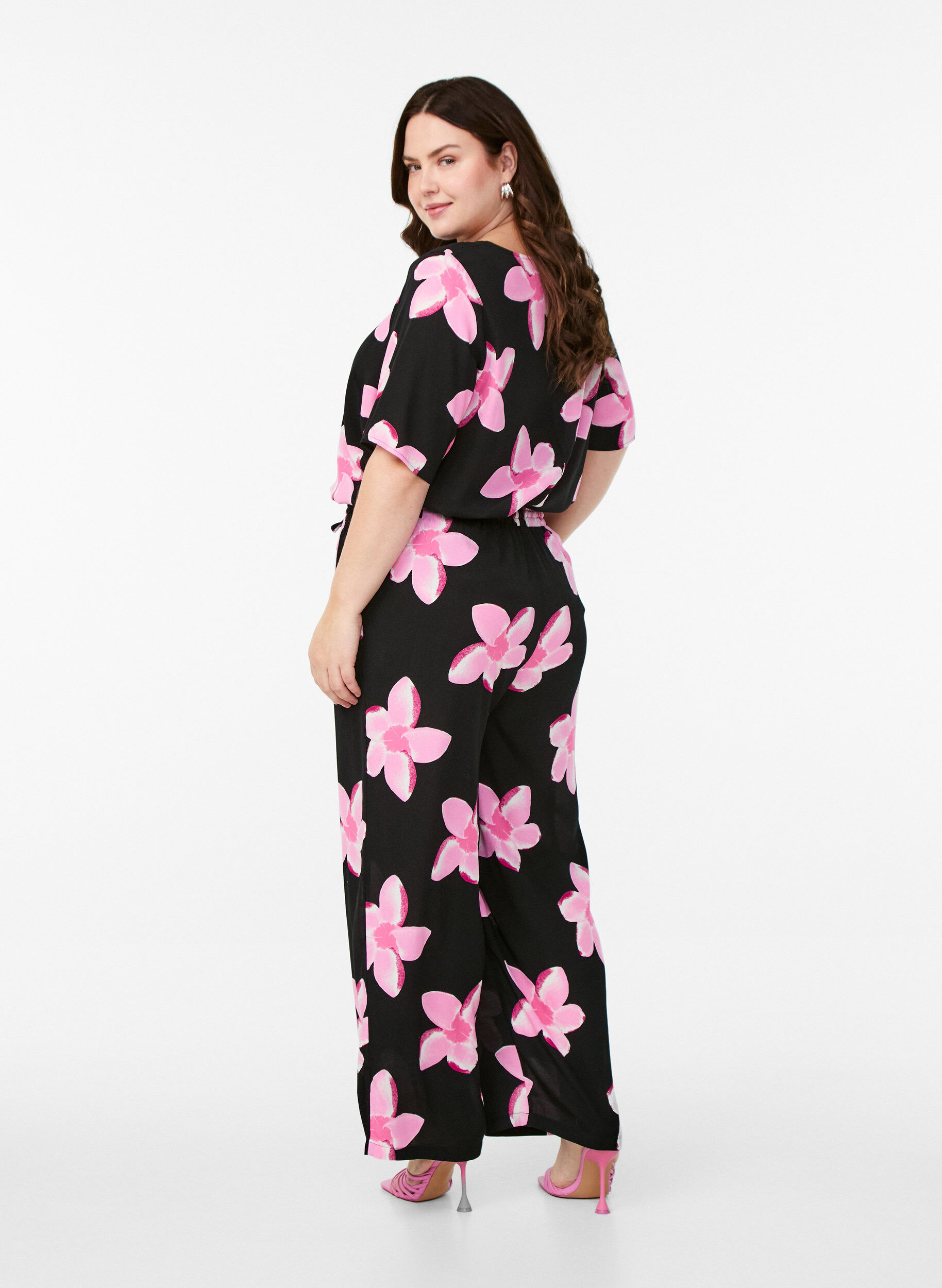 Zizzi Lockere Viskosehose mit Print, Schwarz, Model image number 1