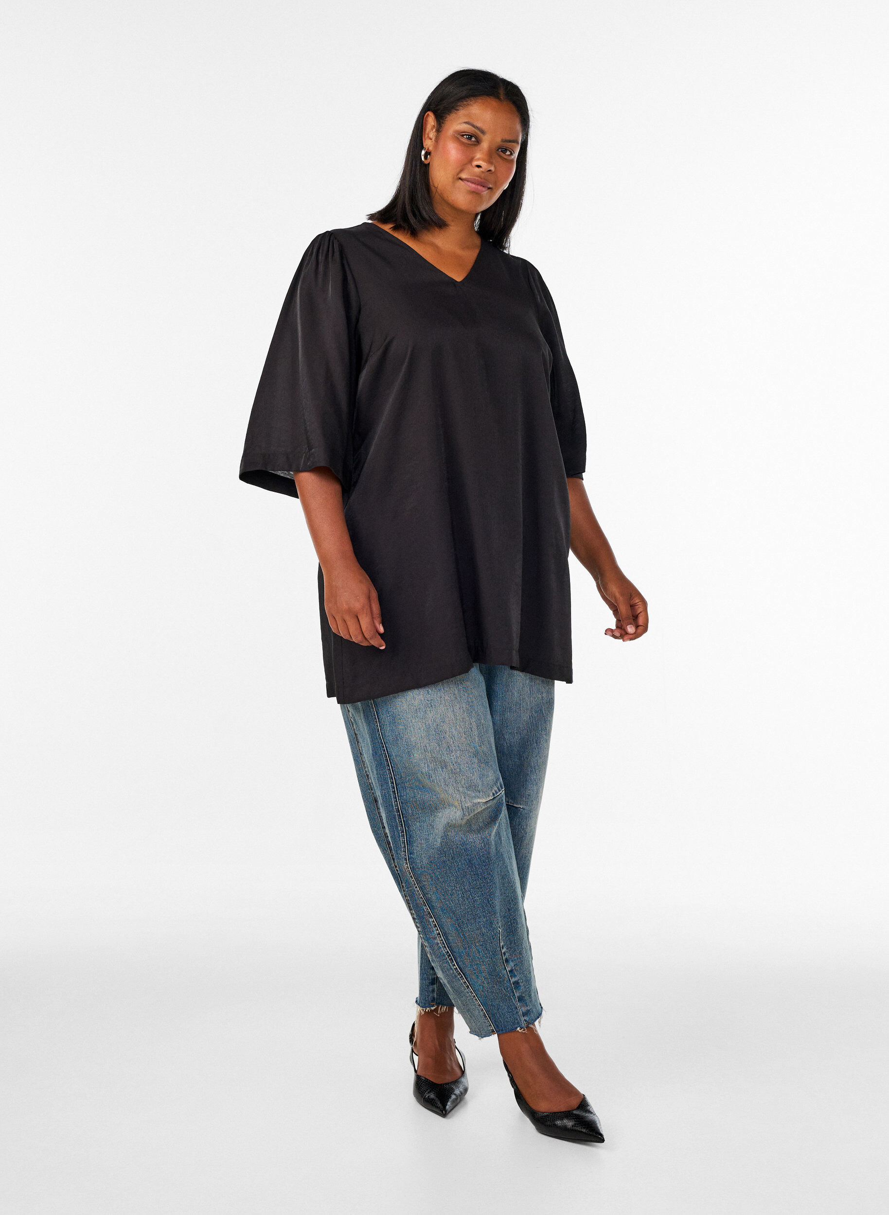 ZizziGl&auml;nzende Tunika mit V-Ausschnitt und 3/4-&Auml;rmeln, Schwarz, Model image number 1