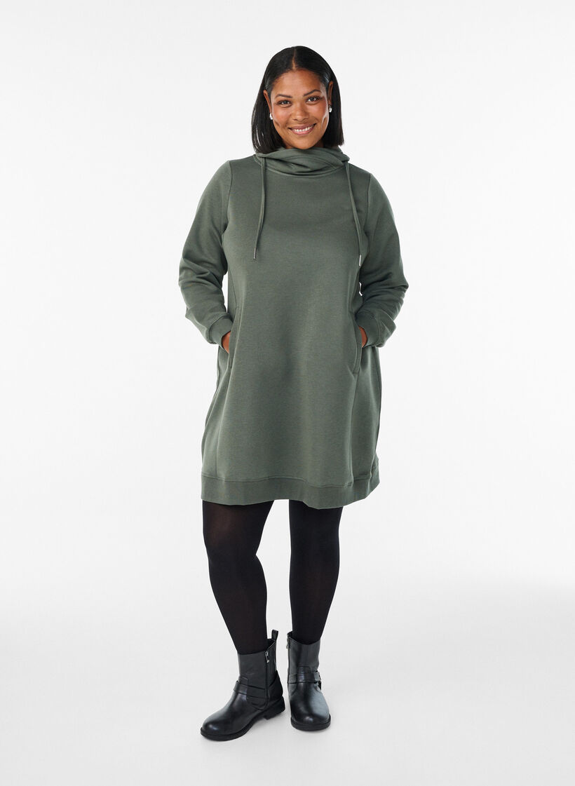 FLASH - Kurzes Sweatshirtkleid mit Stehkragen und Taschen, Gr&uuml;n, Model image number 1
