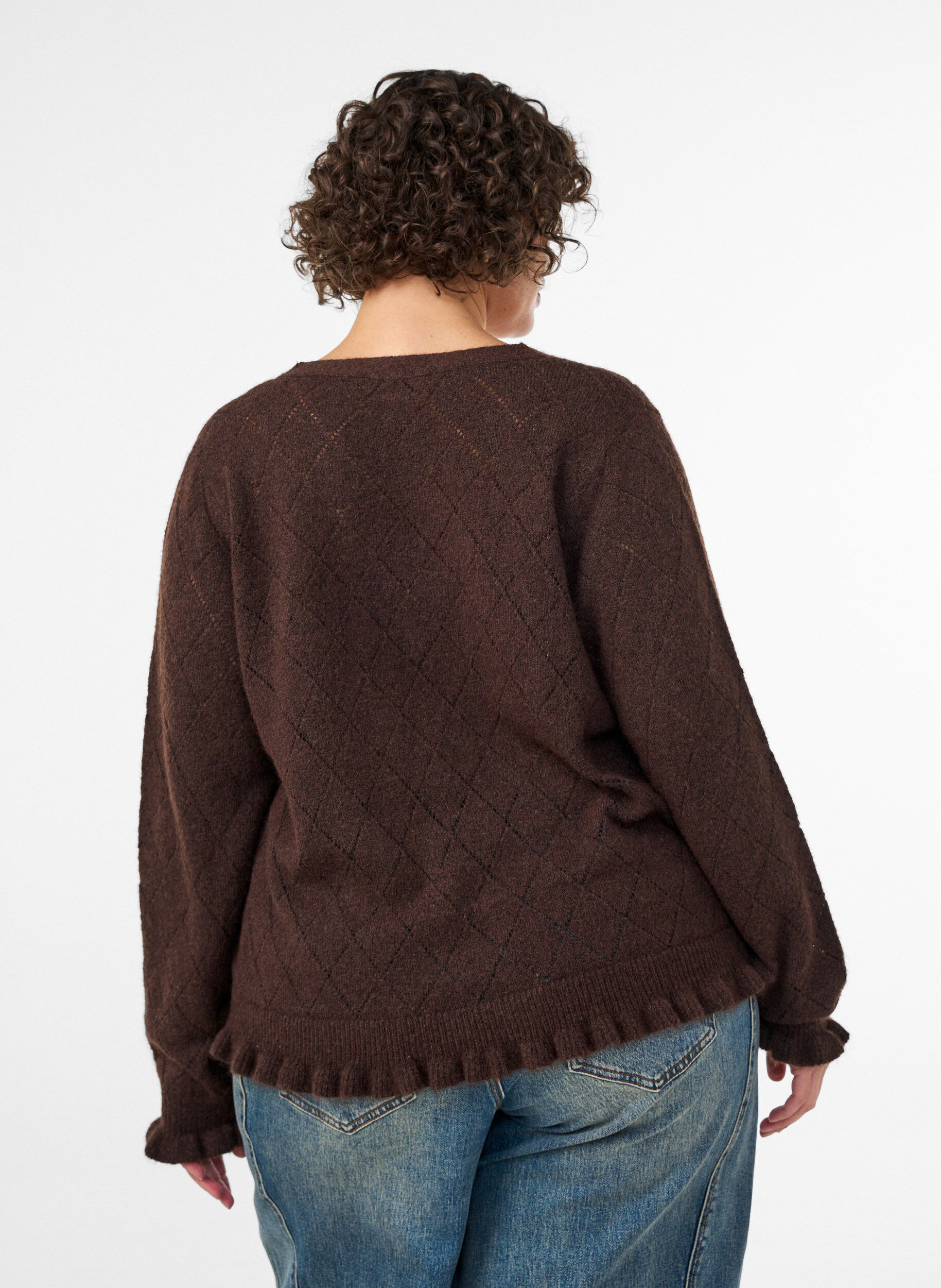 ZizziStrickjacke mit Harlekinmuster und V-Ausschnitt, Braun, Model image number 2