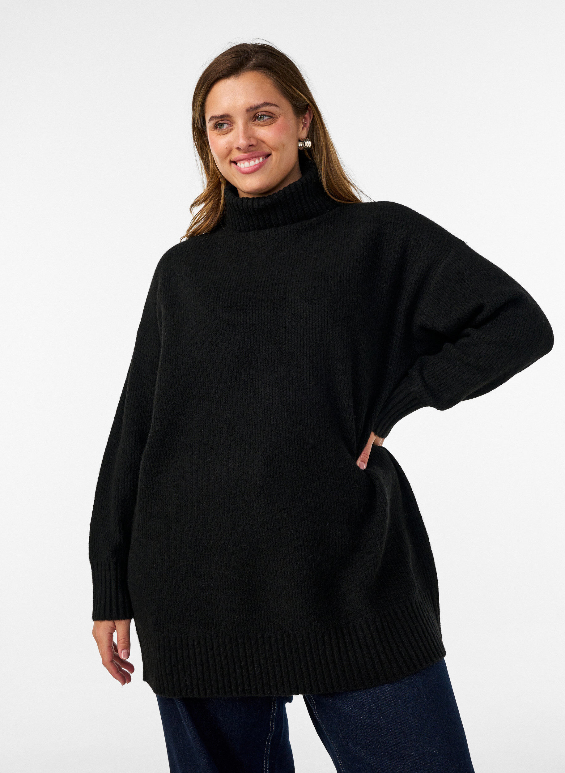 ZizziLocker gestrickter Pullover mit Rollkragen, Schwarz, Model image number 0