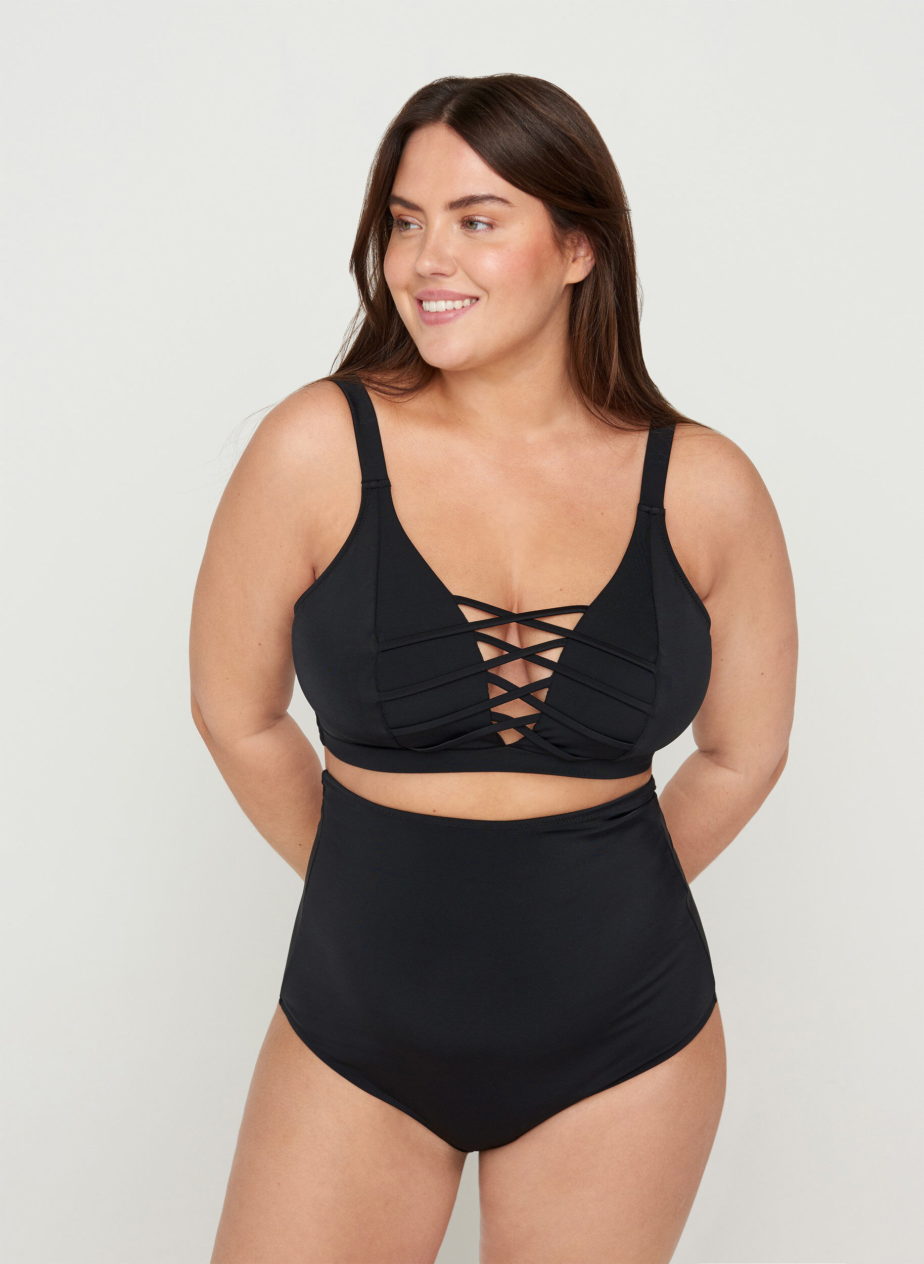 Zizzi Bikini Oberteil, Schwarz, Model image number 1