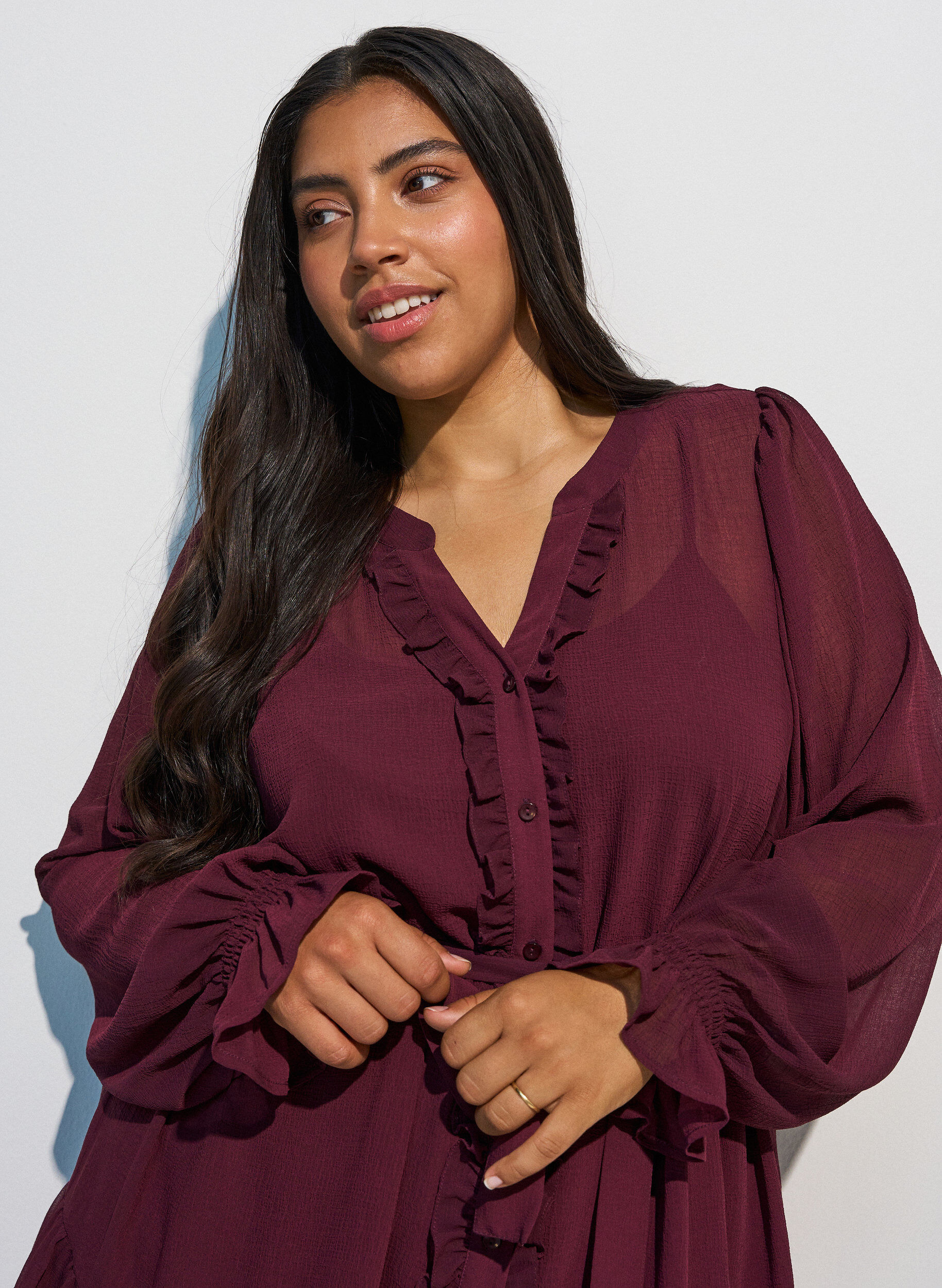 ZizziKleid aus leichtem Webstoff mit R&uuml;schen und Bindeg&uuml;rtel, Rot, Model image number 3