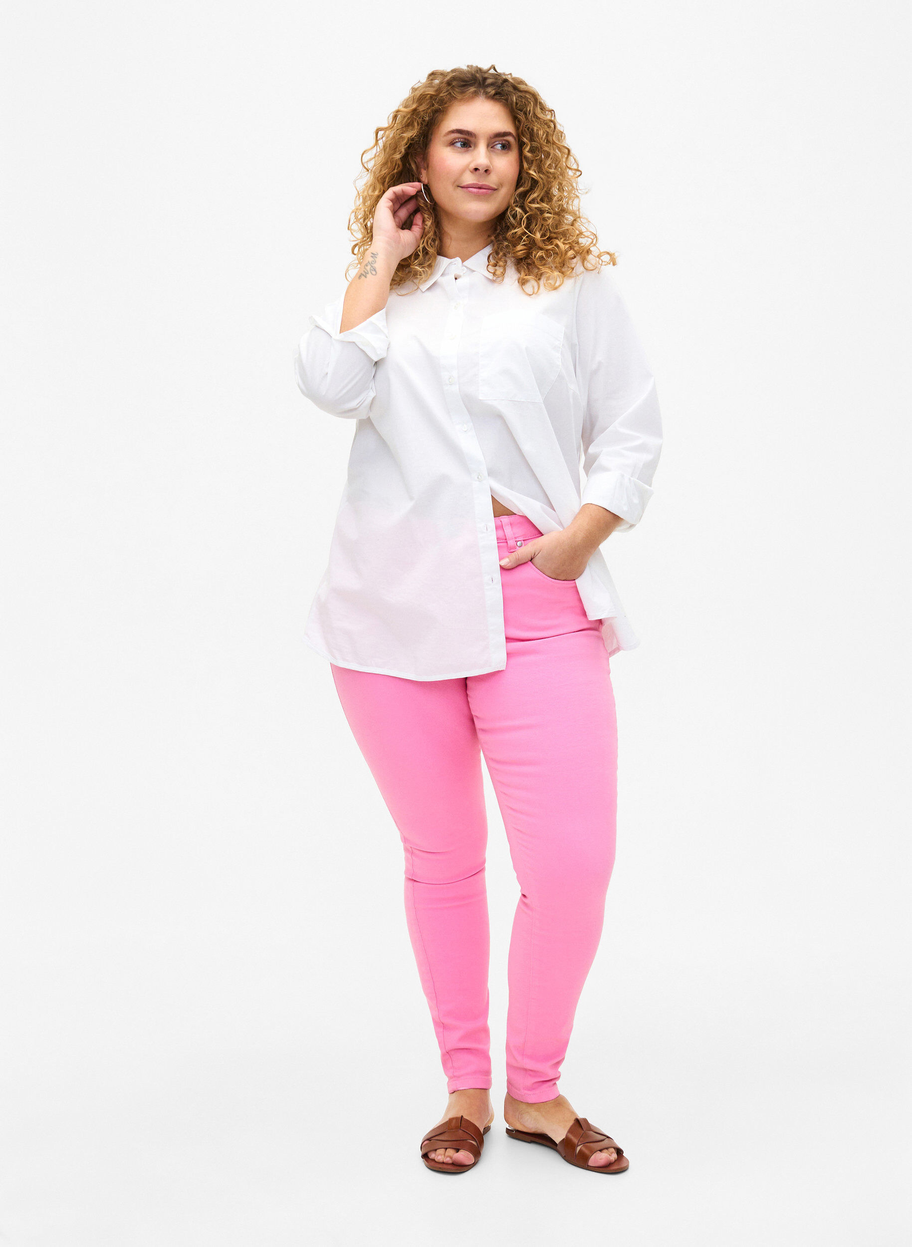 Zizzi Super Slim Fit Amy Jeans mit hoher Taille, Rosebloom, Model image number 0