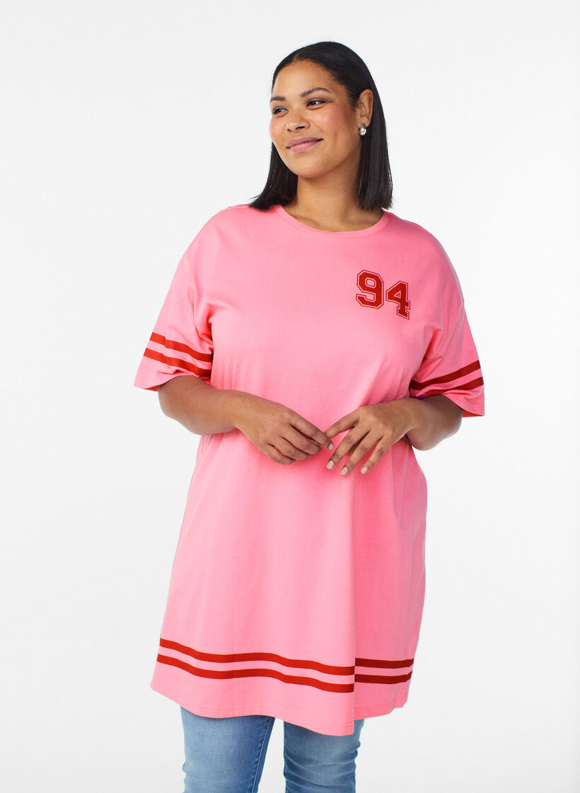 Sportliches T-Shirtkleid aus Baumwolle, Pink, Model image number 0