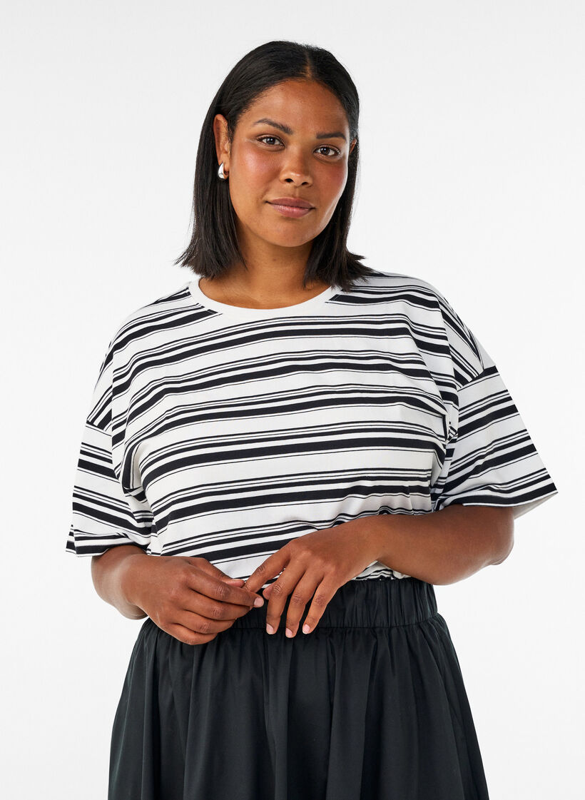 Kastiges T-Shirt mit Streifenmuster, Schwarz, Model image number 0