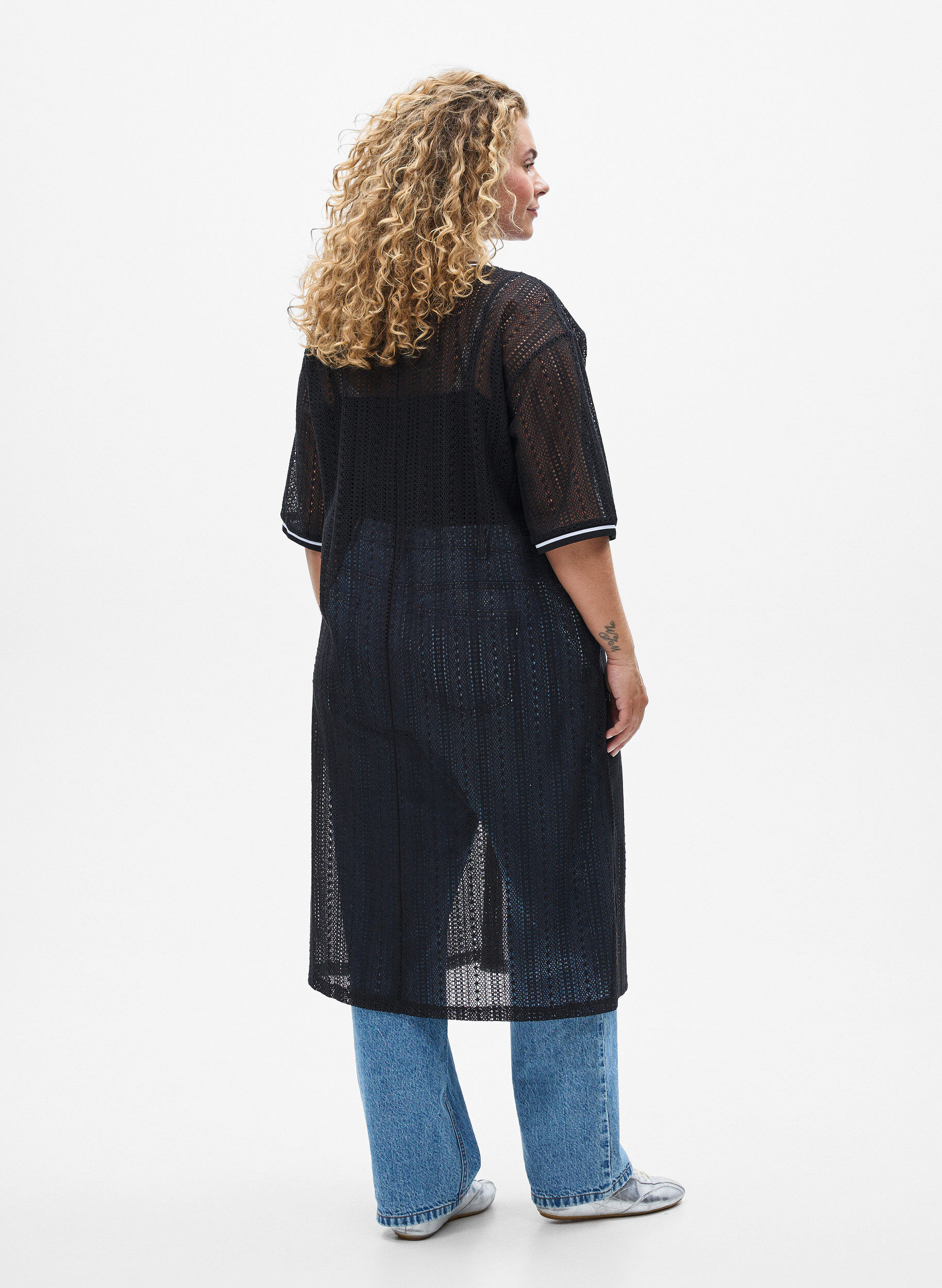 Zizzi Midikleid aus Spitze mit kurzen &Auml;rmeln, Schwarz, Model image number 1