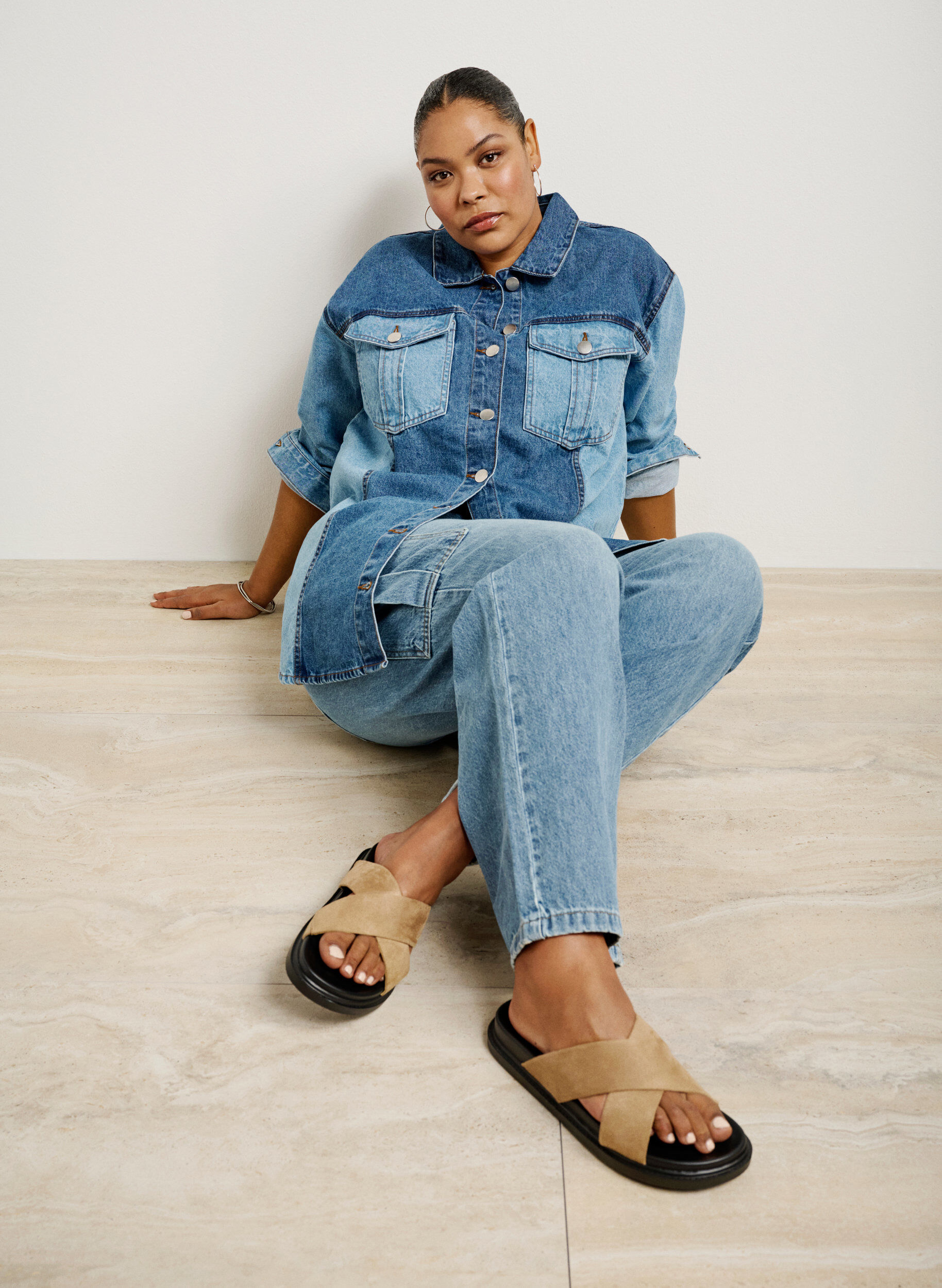 Zizzi Sandale aus Wildlederimitat mit Kreuzriemen, Woodsmoke, Image image number 0