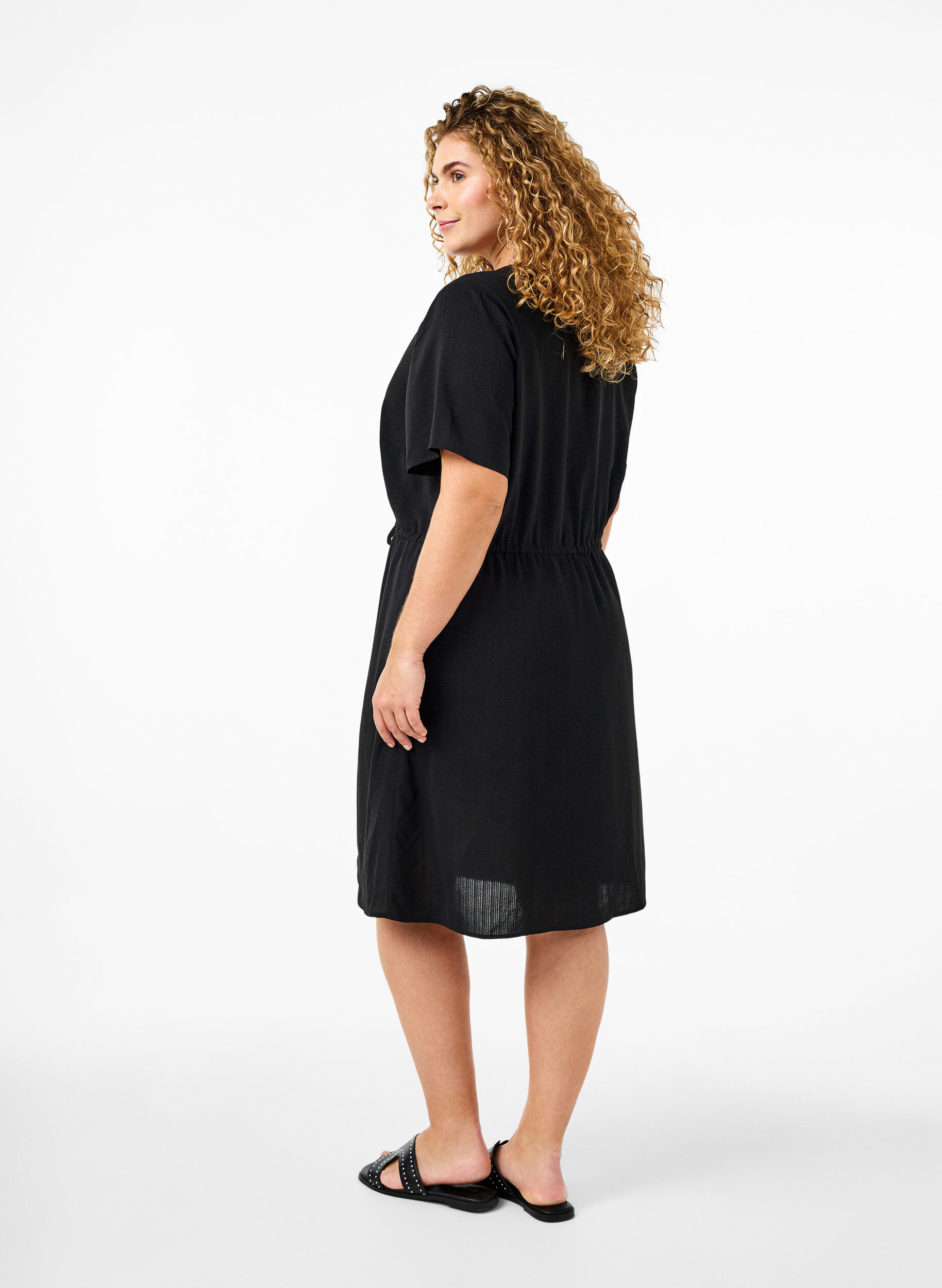 Zizzi Kurz&auml;rmliges Kleid mit Bindeband an der Taille, Black, Model image number 1