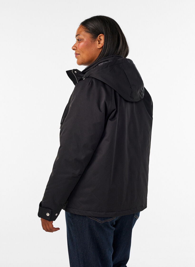 Gepolsterter Parka mit einer abnehmbaren Kapuze, Schwarz, Model image number 2