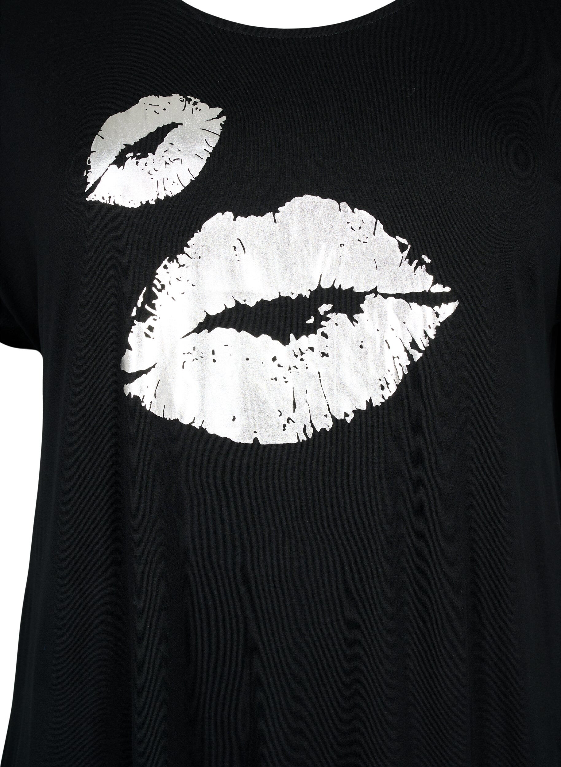 Zizzi Kurz&auml;rmeliges Viskose-T-Shirt mit Druck, Black W. Lips, Packshot image number 2