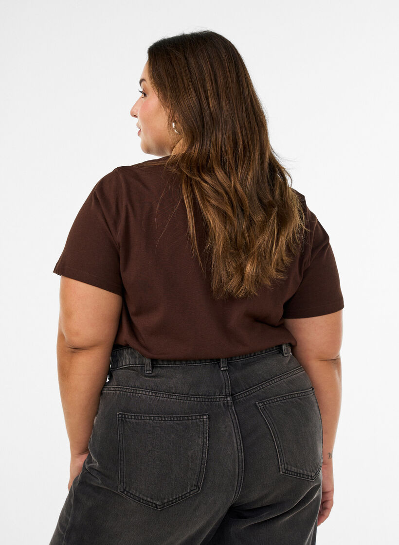 T-Shirt aus Bio-Baumwolle mit Print, Braun, Model image number 2
