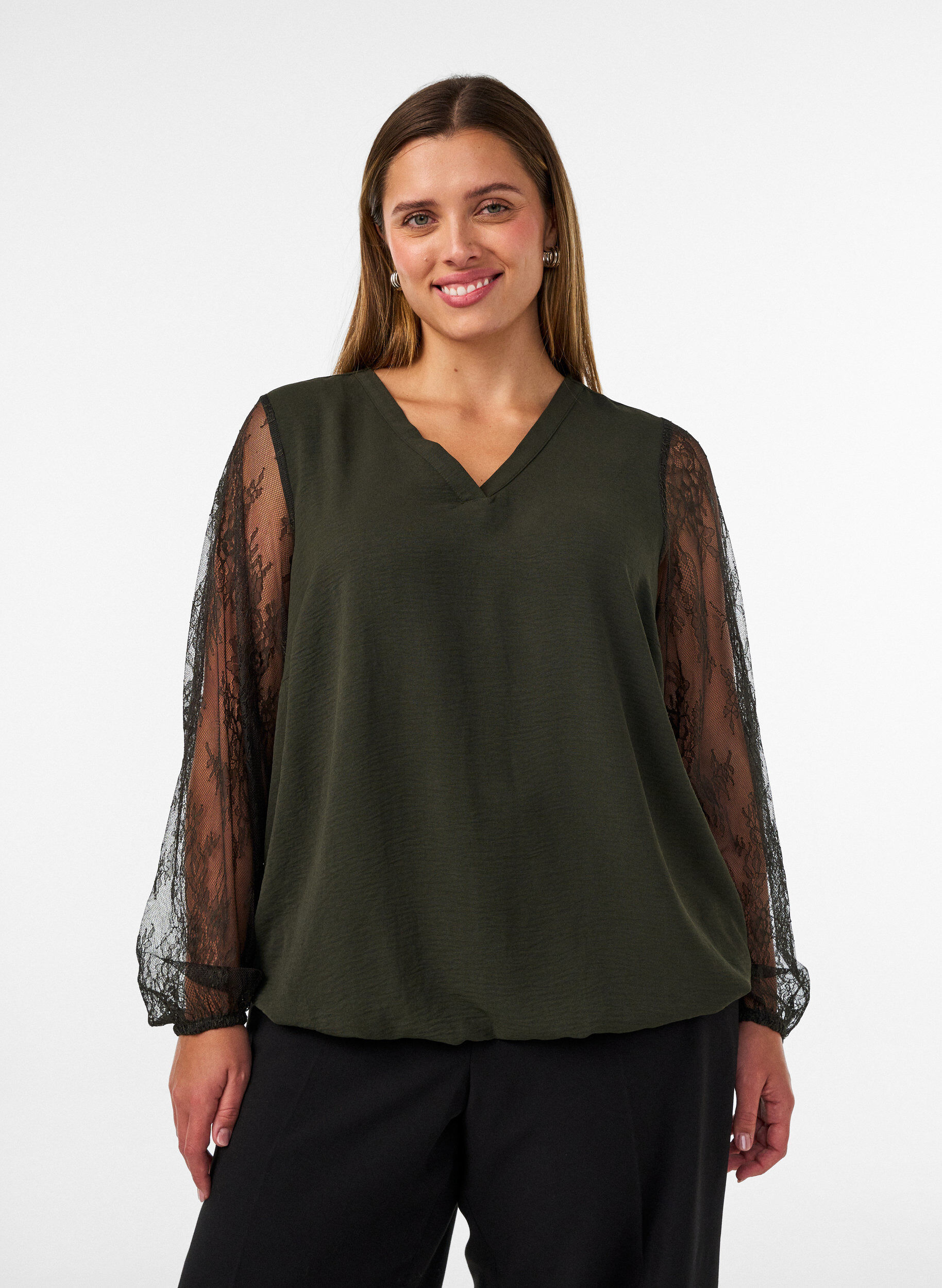 Bluse mit &Auml;rmeln aus Spitze und Ballonform, Gr&uuml;n, Model