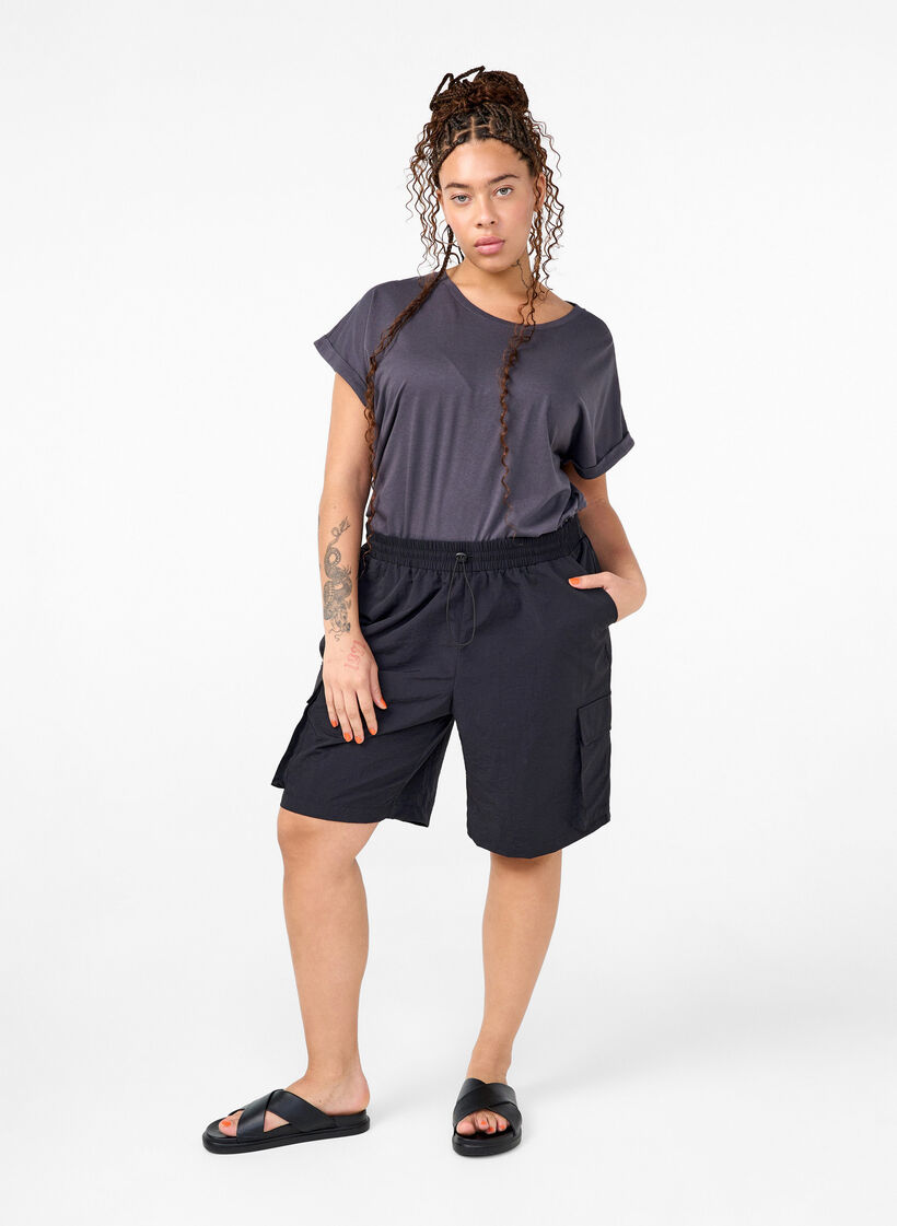 T-Shirt aus Baumwollmischung mit kurzen &Auml;rmeln, Grau, Model image number 1