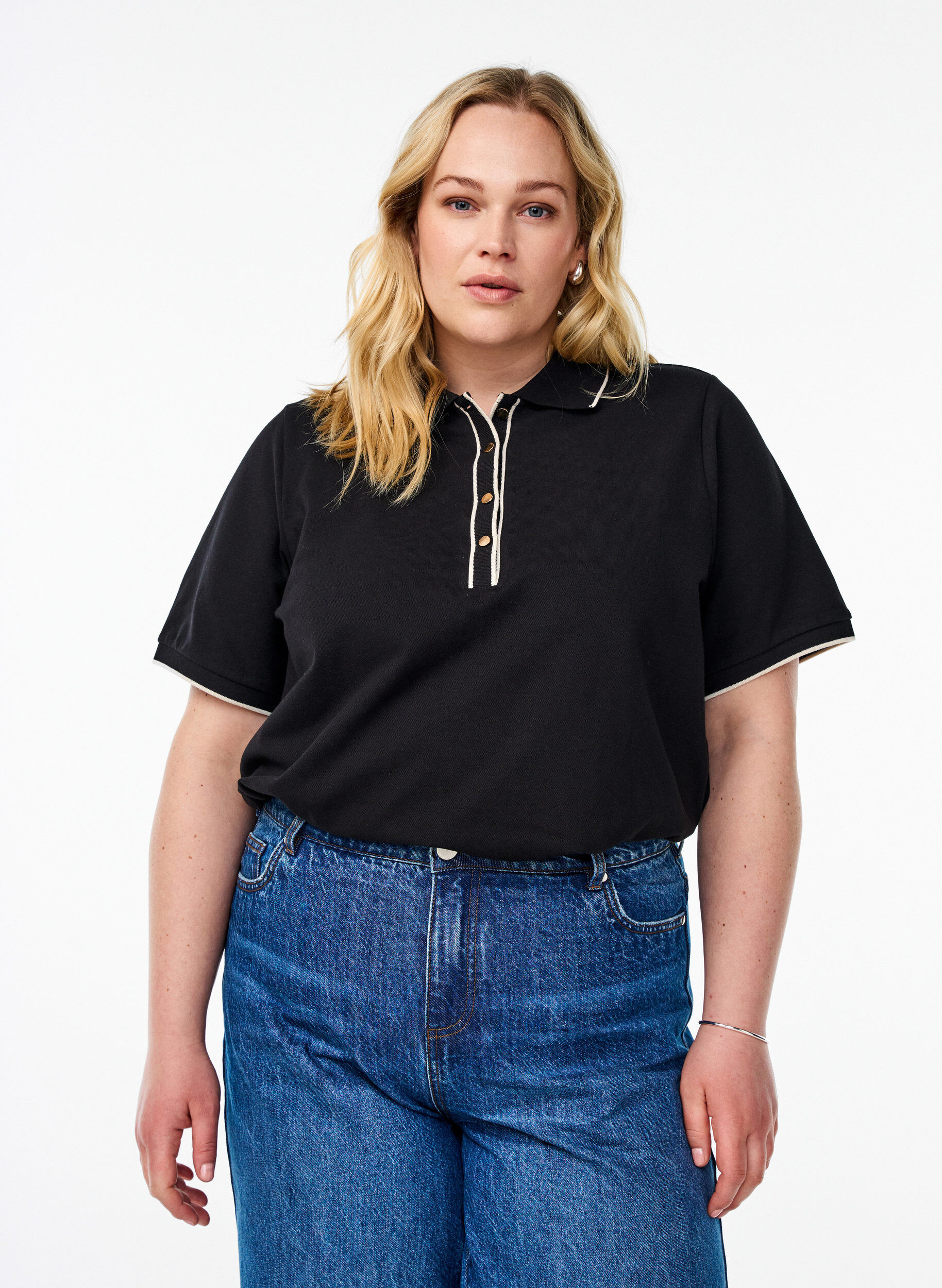 Zizzi Poloshirt mit kurzen &Auml;rmeln, Schwarz, Model image number 0