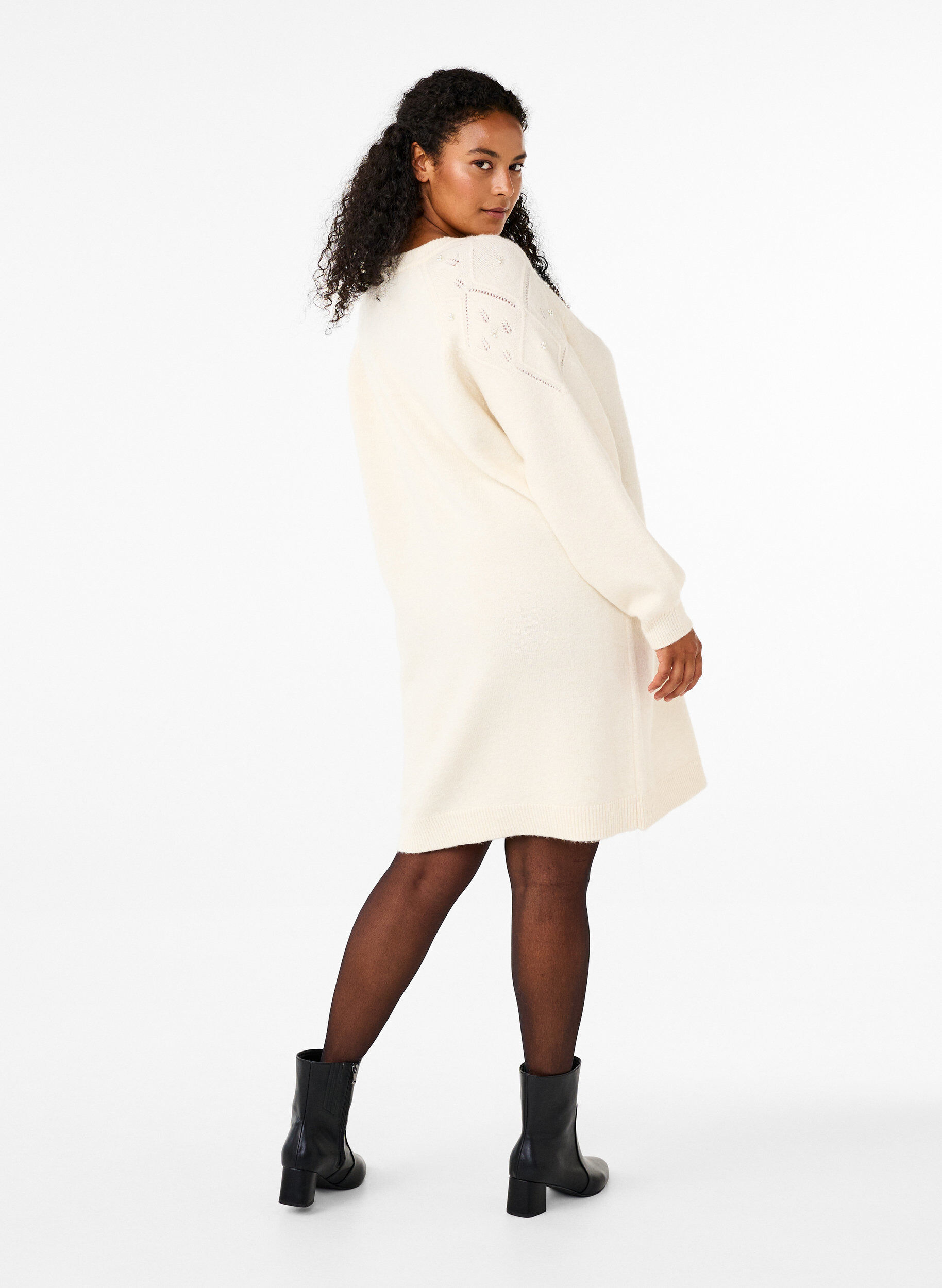 Zizzi Strickkleid mit Muster und Perlen, Birch Mel., Model image number 1