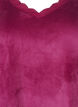Veloursbluse mit V-Ausschnitt, Boysenberry, Packshot image number 2