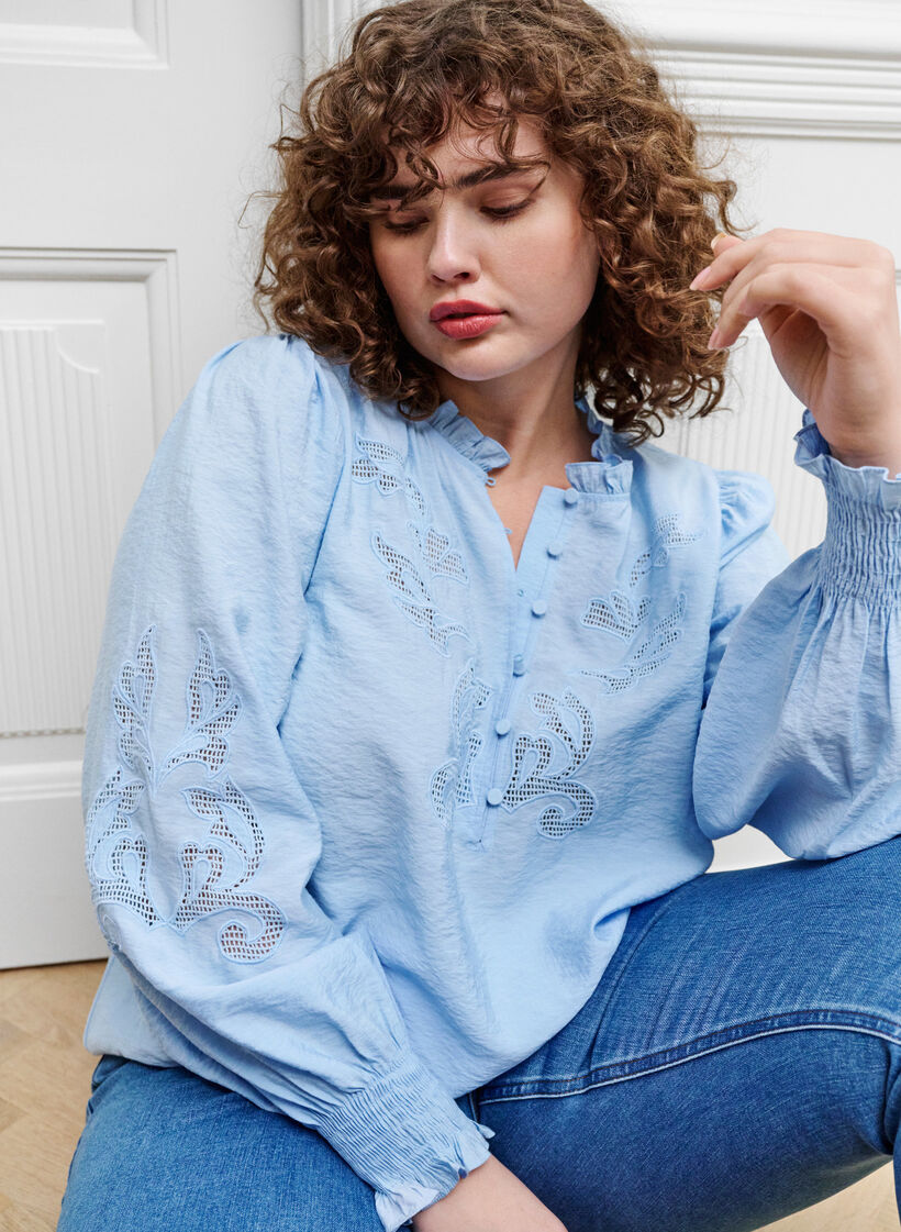 Bluse mit Rüschen und Lochstickerei, Chambray Blue, Image image number 0