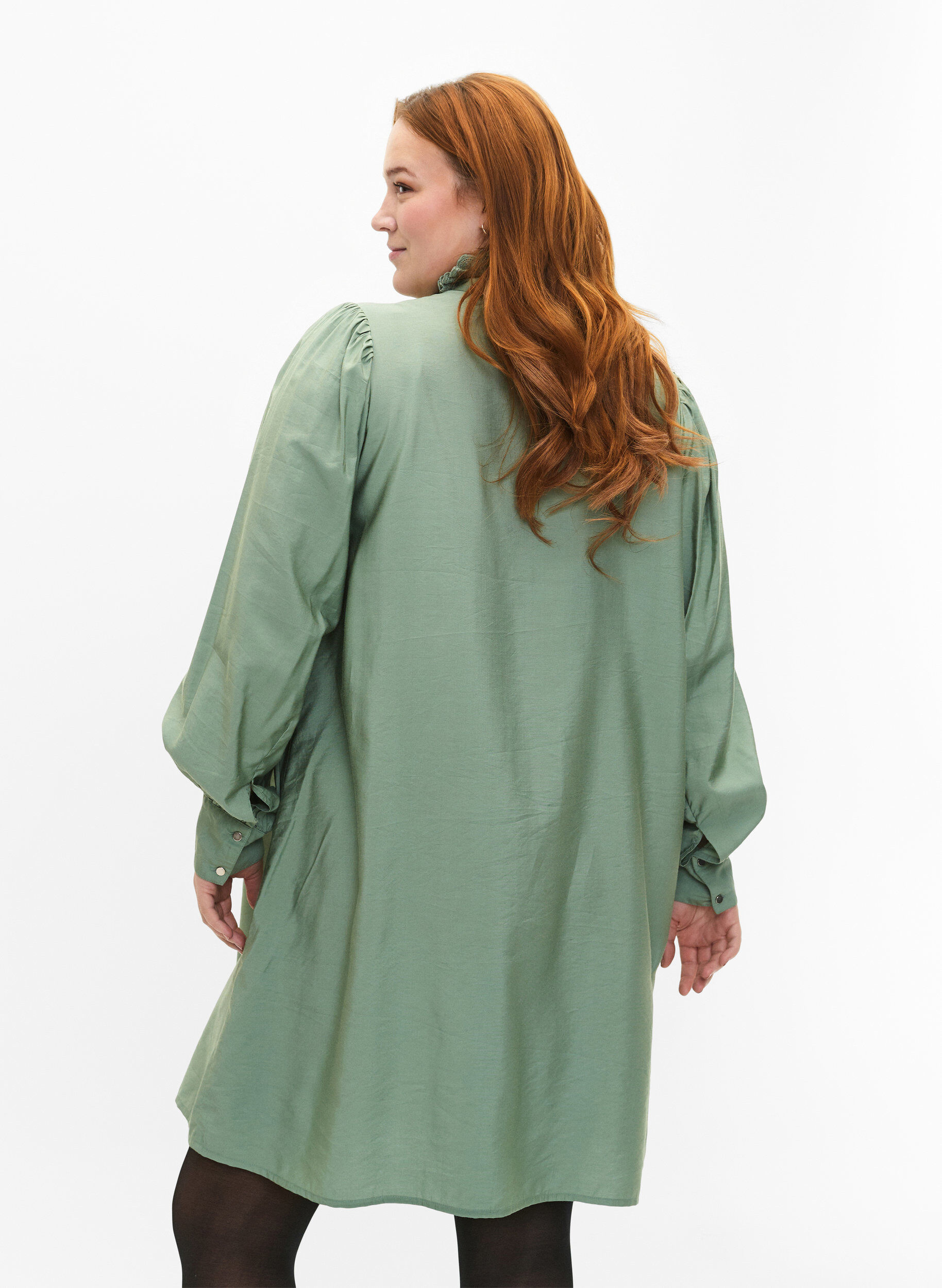 Zizzi Viskose Hemdblusenkleid mit R&uuml;schen, Gr&uuml;n, Model image number 2