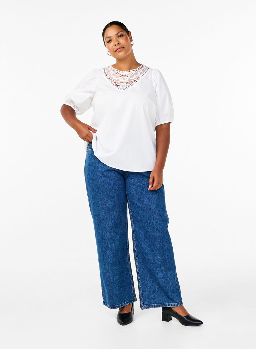 Kurzärmelige Bluse mit Spitzendetail, Bright White, Model image number 2