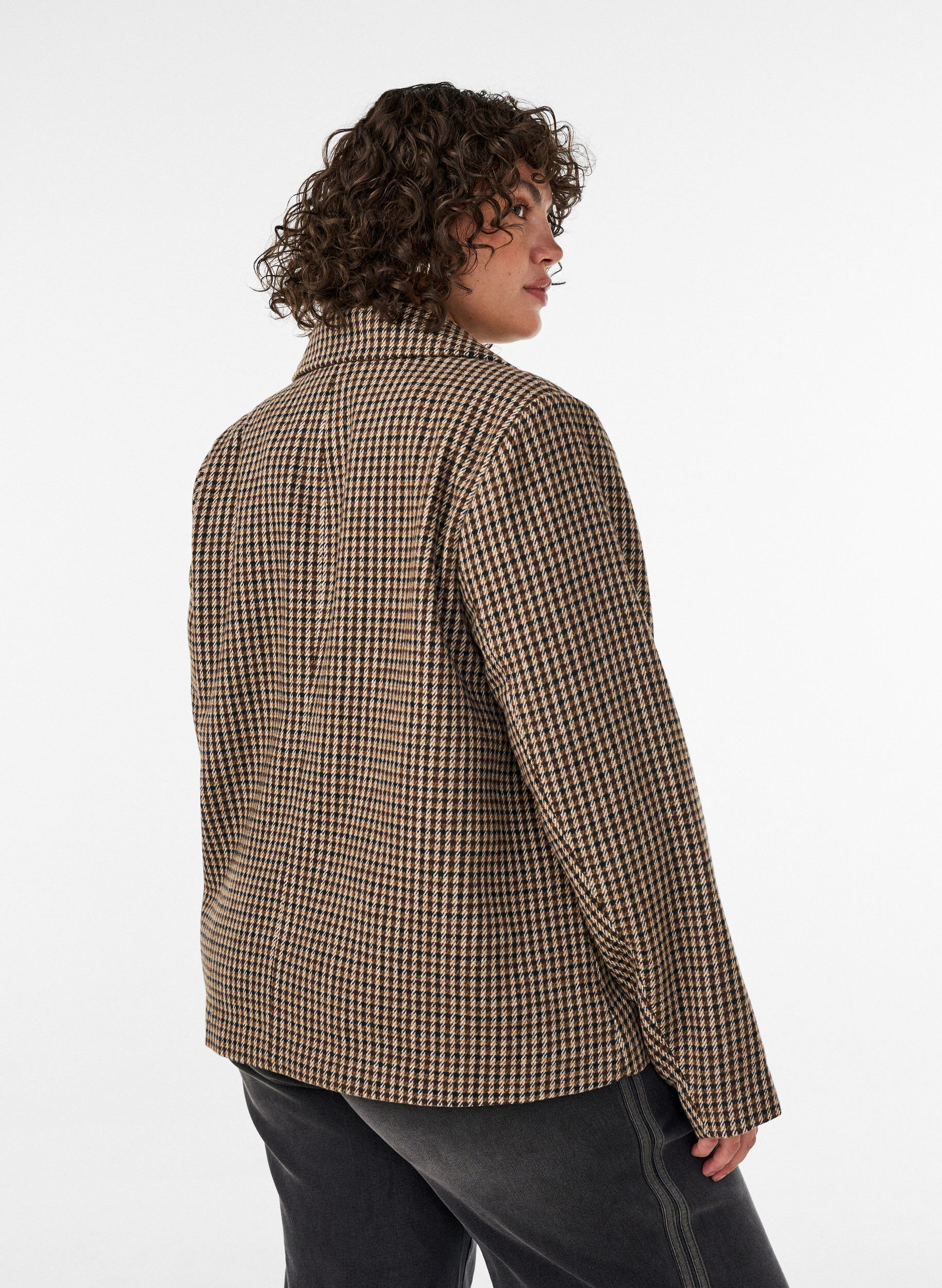 ZizziKarierter Kurzmantel mit zweireihiger Knopfleiste, Braun, Model image number 2