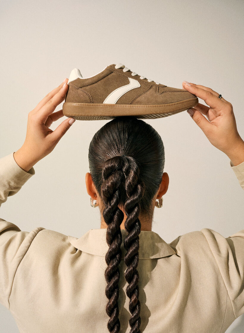 Sneaker aus Wildlederimitat, Braun, Image