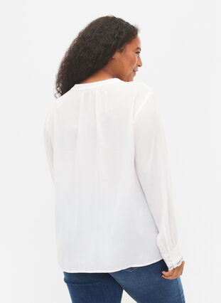 Langärmelige Bluse mit V-Ausschnitt , Bright White, Model image number 1