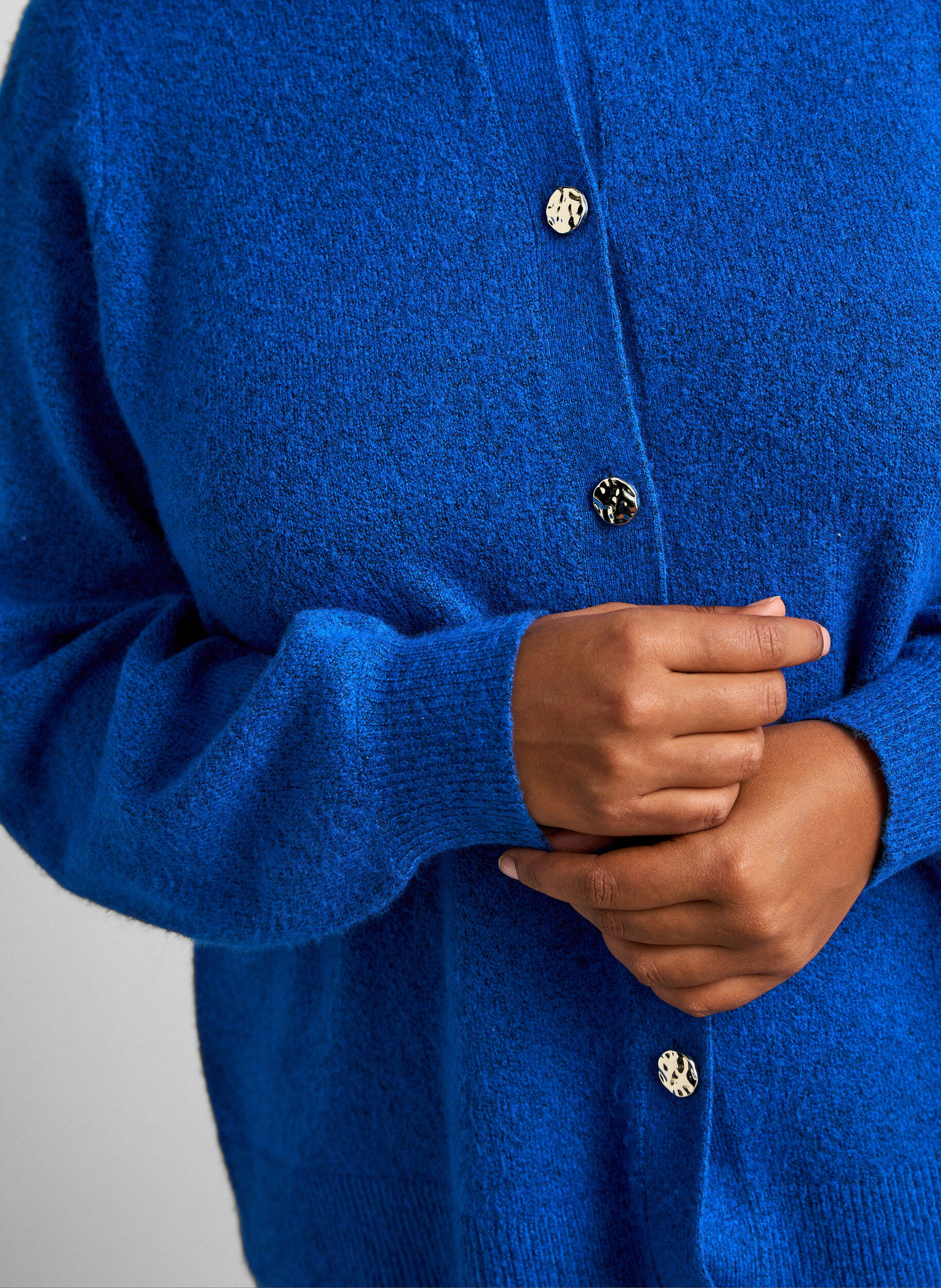 ZizziStrickjacke aus weichem Strick mit goldfarbenen Kn&ouml;pfen, T&uuml;rkis, Model image number 3