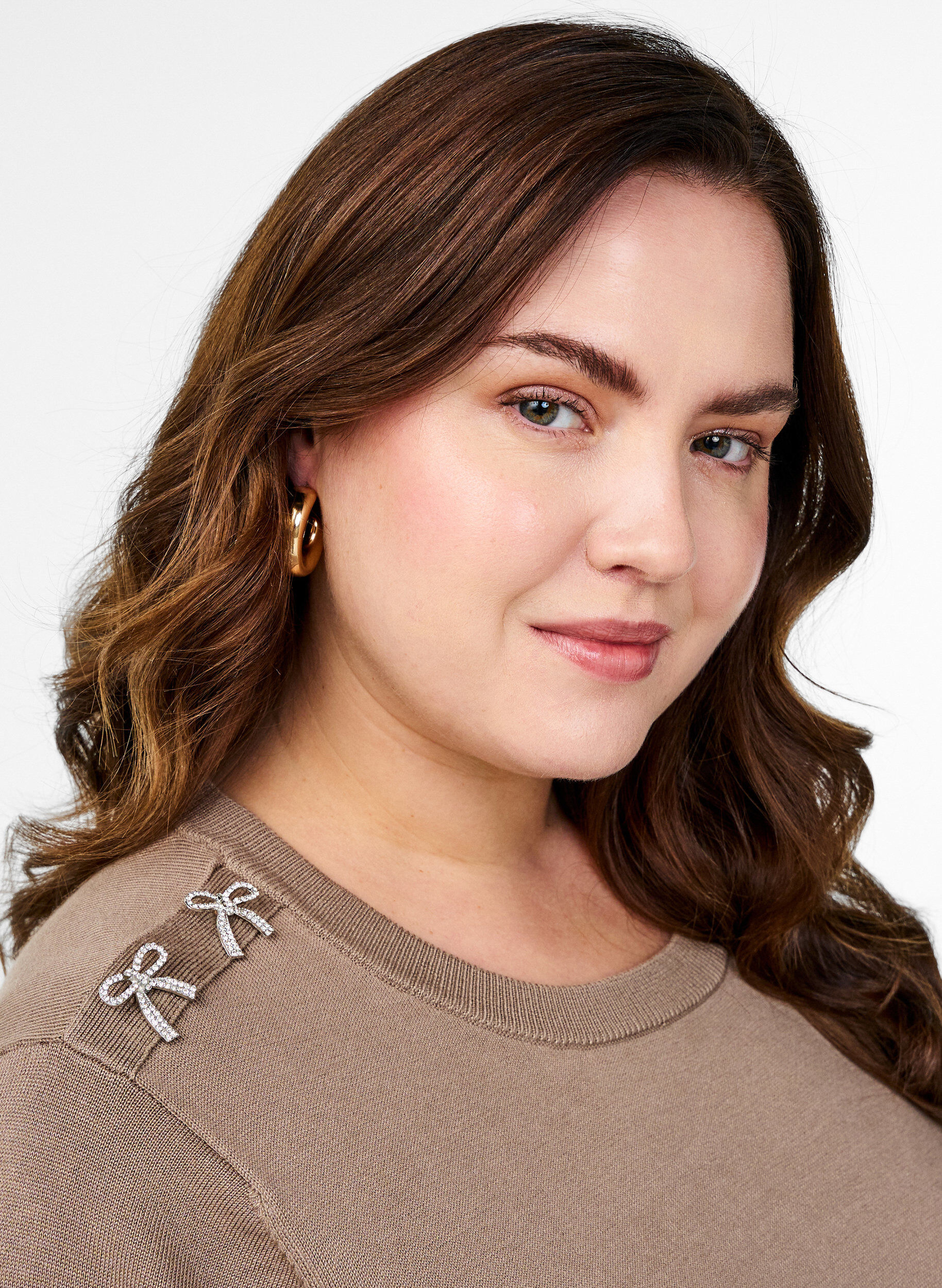 Zizzi Strickbluse mit kurzen &Auml;rmeln und kleinen Schleifen, Beige, Image image number 0