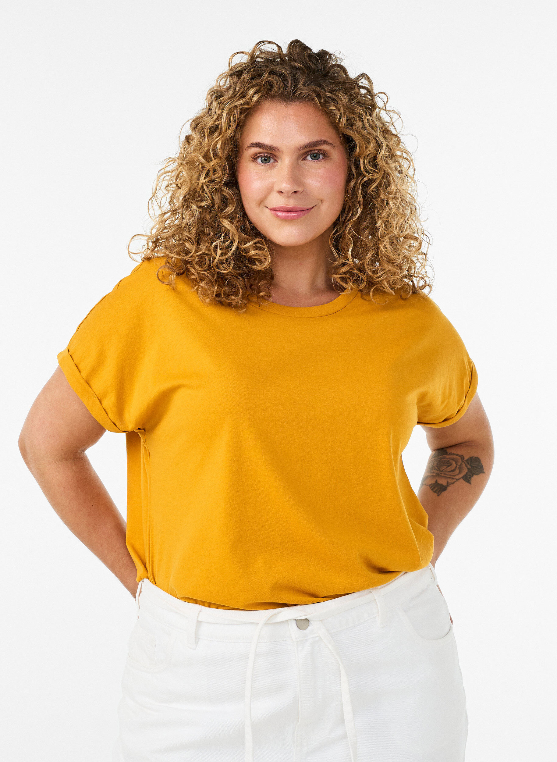 ZizziKurz&auml;rmeliges T-Shirt aus einer Baumwollmischung, Gelb, Model image number 0