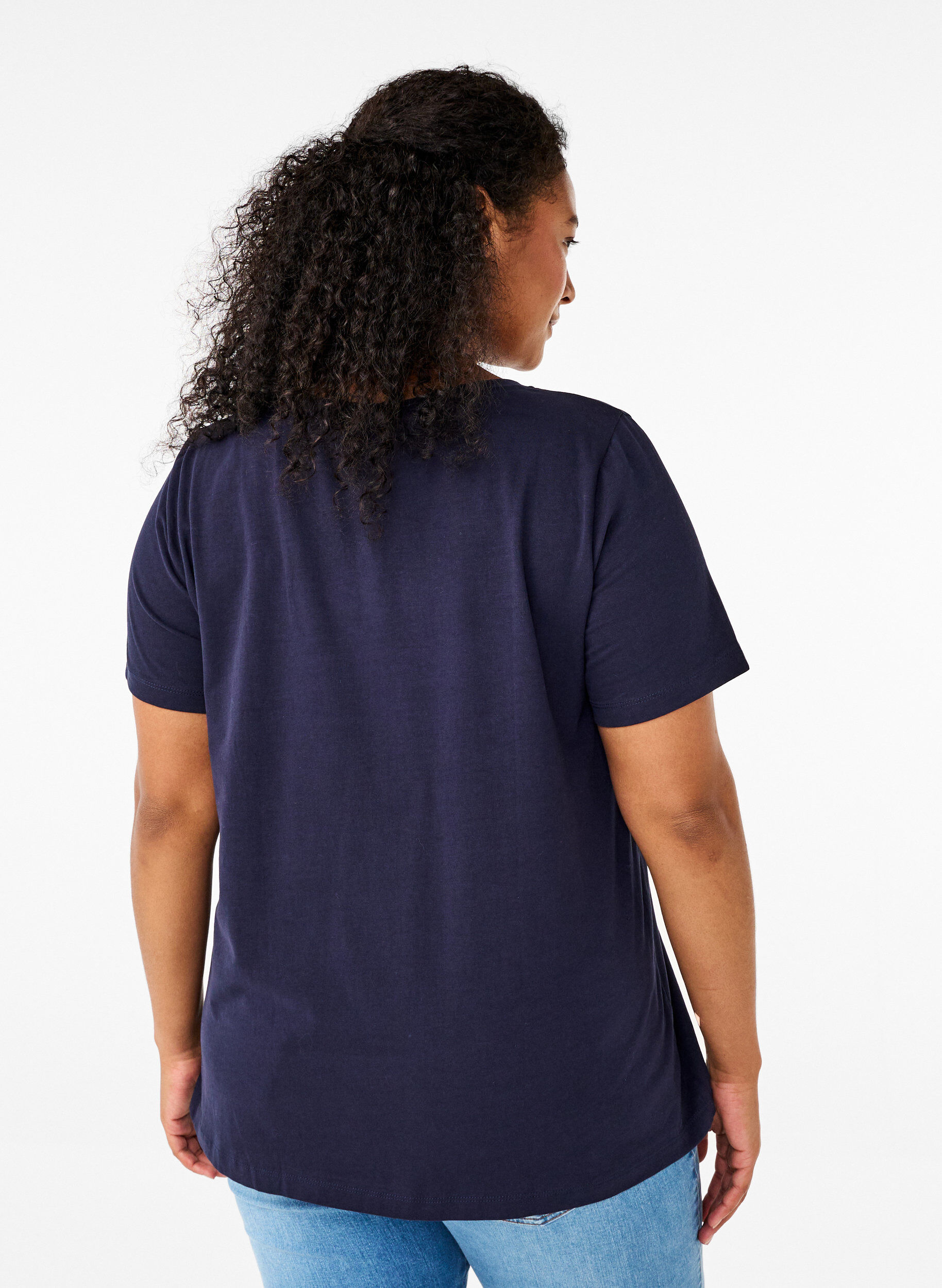 Zizzi Einfarbiges basic T-Shirt aus Baumwolle, Blau, Model image number 2