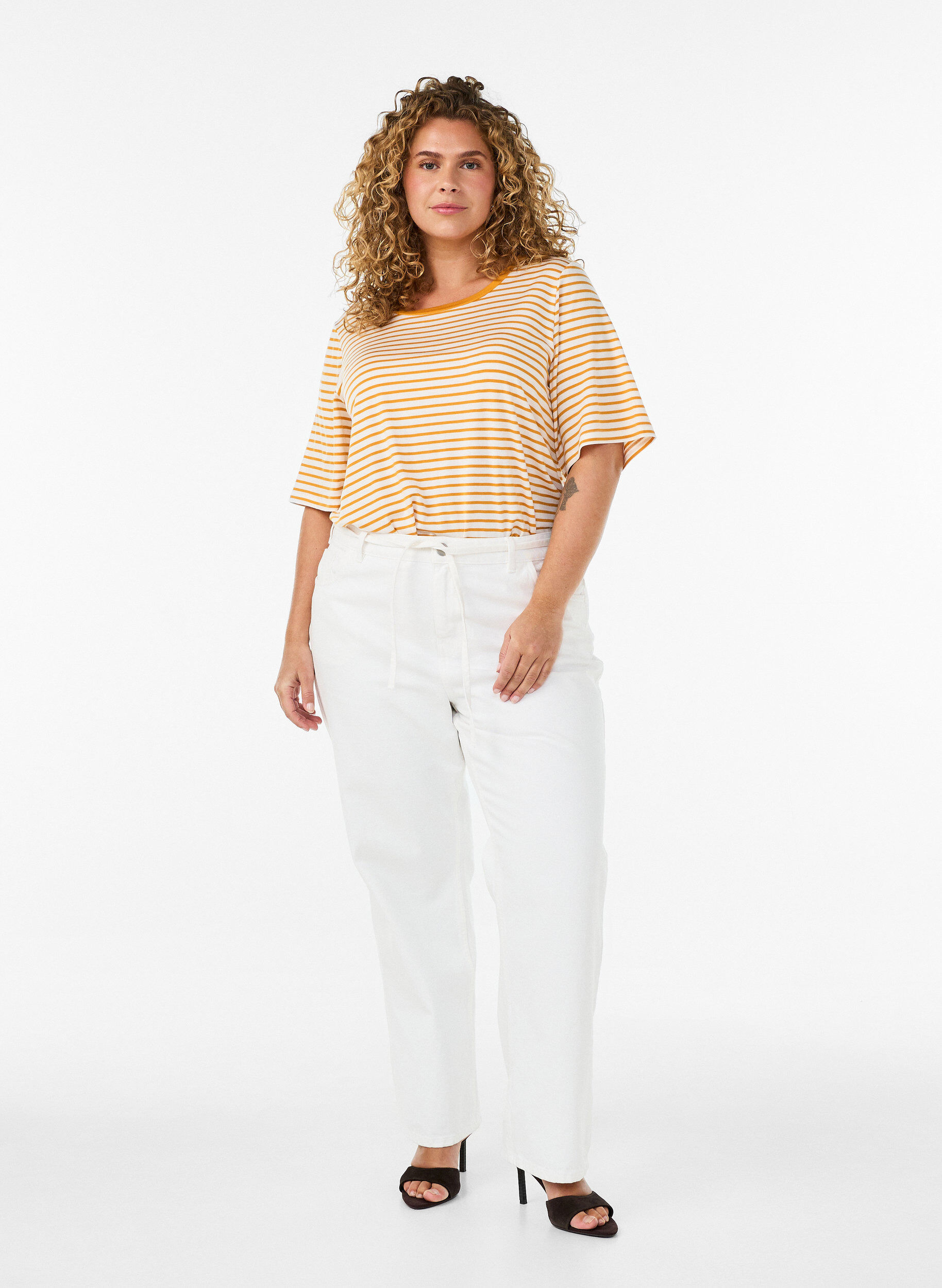 ZizziGestreiftes T-Shirt aus TENCEL&trade; Lyocell, Gelb, Model image number 1
