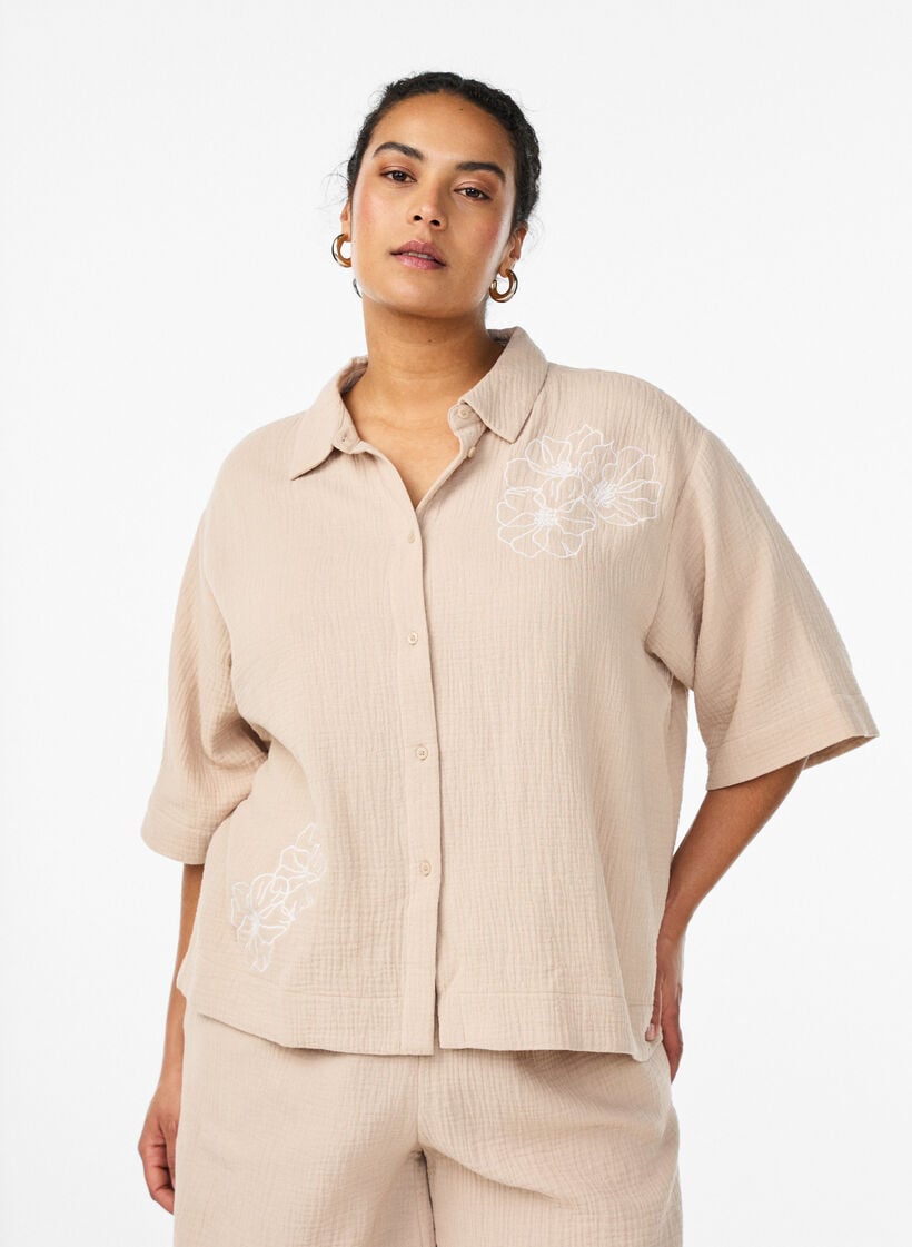 Bluse aus Baumwoll-Musselin mit gestickten Details, Beige, Model image number 0