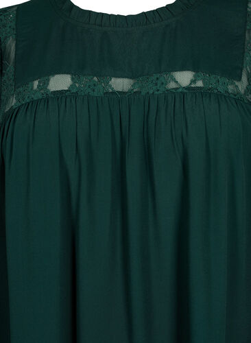 Bluse aus Viskose mit Rüschen und Spitze, Scarab, Packshot image number 2