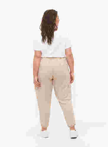 Lockere Hose aus Viskose mit großen Taschen, Oxford Tan, Model image number 1