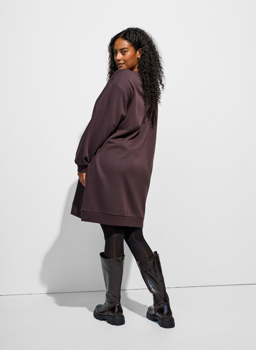 Lockeres Sweatkleid mit Taschen, Braun, Model image number 2