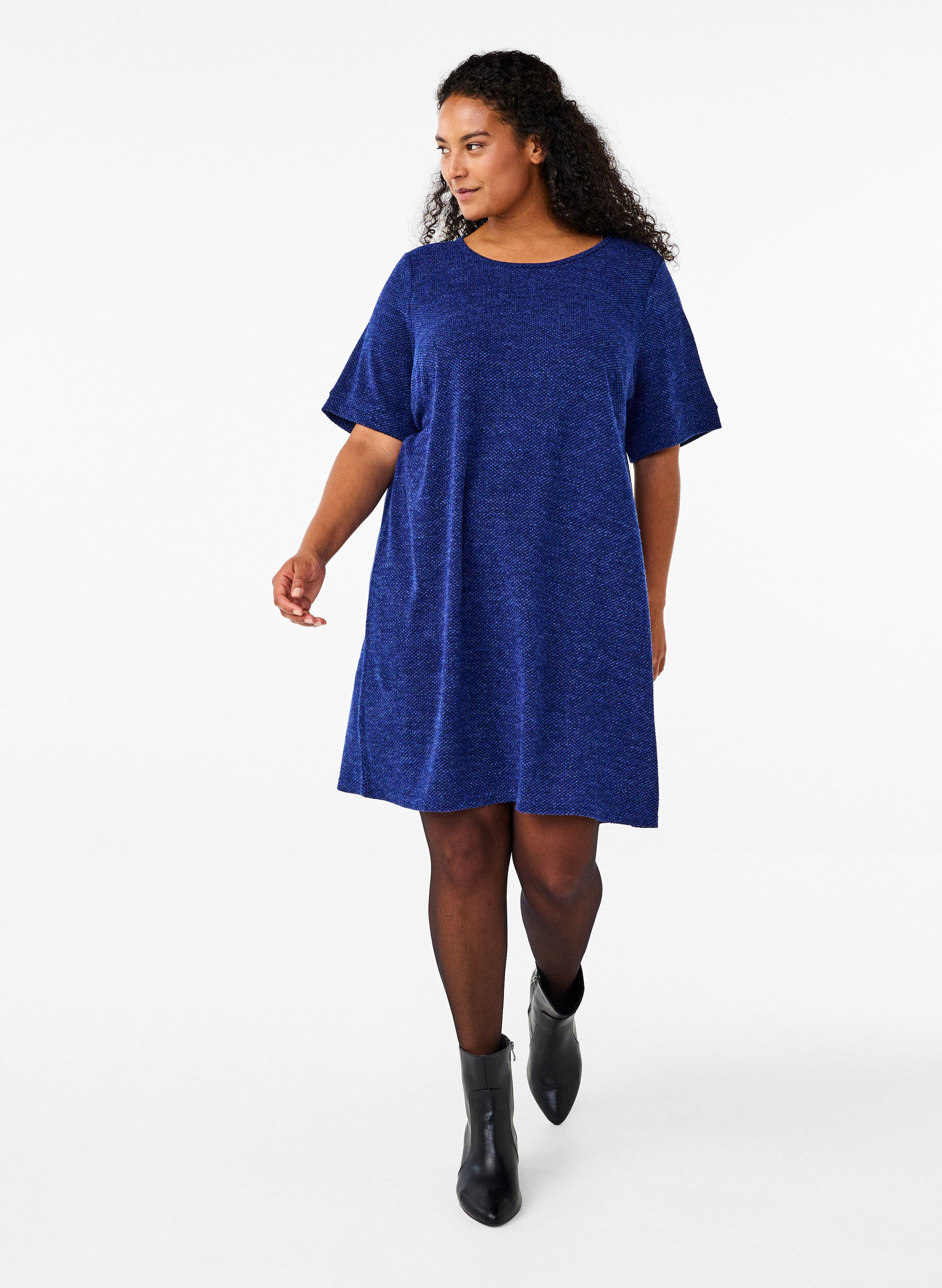 Zizzi T-Shirt-Kleid mit kurzen &Auml;rmeln, Sodalite Blue, Model image number 2