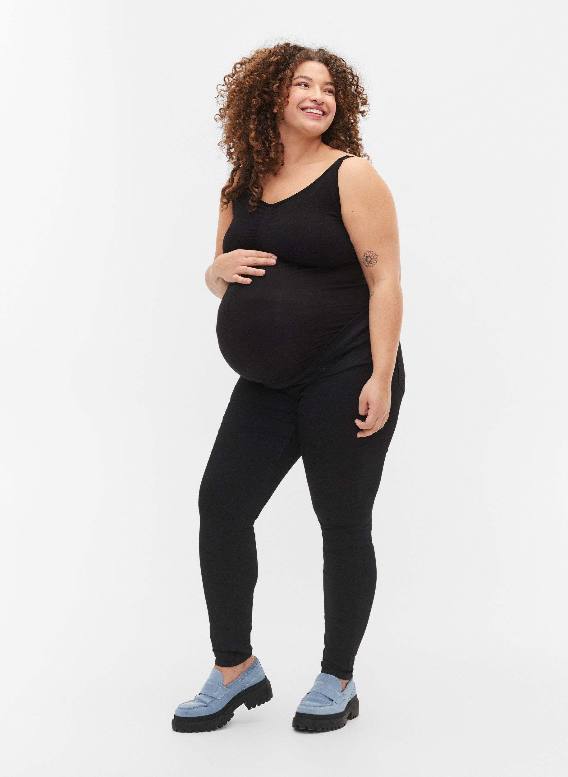 Schwangerschafts-Jeggings aus Baumwollmischung, Schwarz, Model