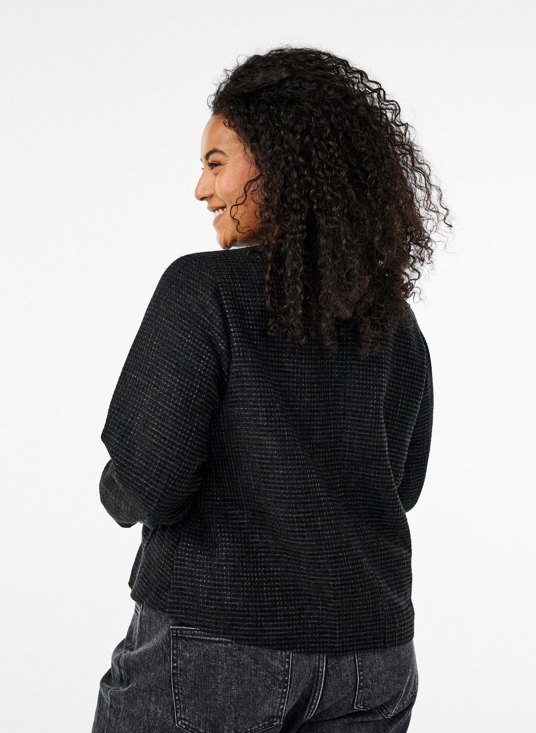 Zizzi Boucl&eacute;-Jacke mit Taschen und Zierkn&ouml;pfen, Black, Model image number 1