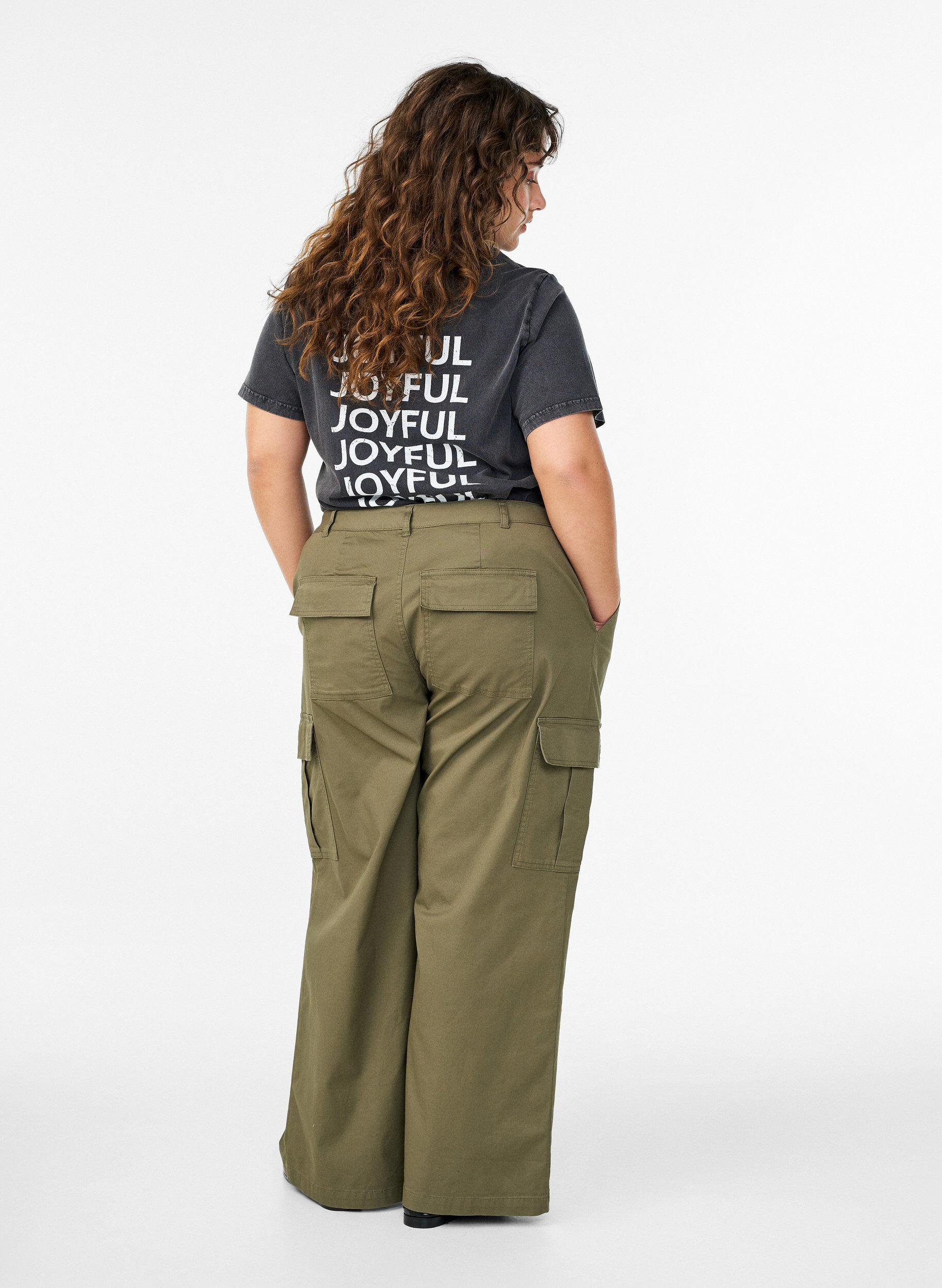 Zizzi Wide-Leg Cargohose mit hoher Taille, Gr&uuml;n, Model image number 1