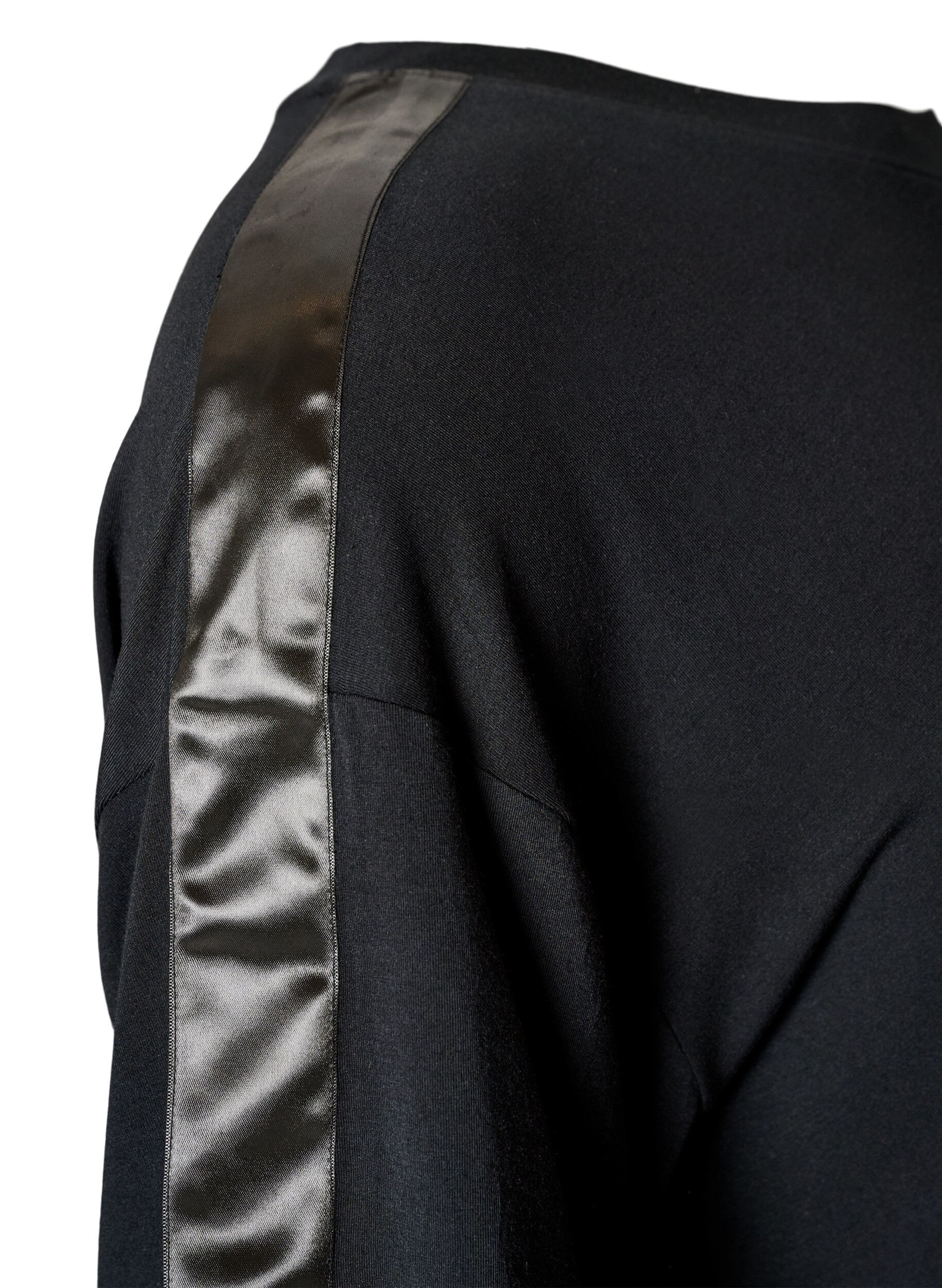 ZizziNacht-T-Shirt aus Modal mit Kontrastband, Schwarz, Packshot image number 3