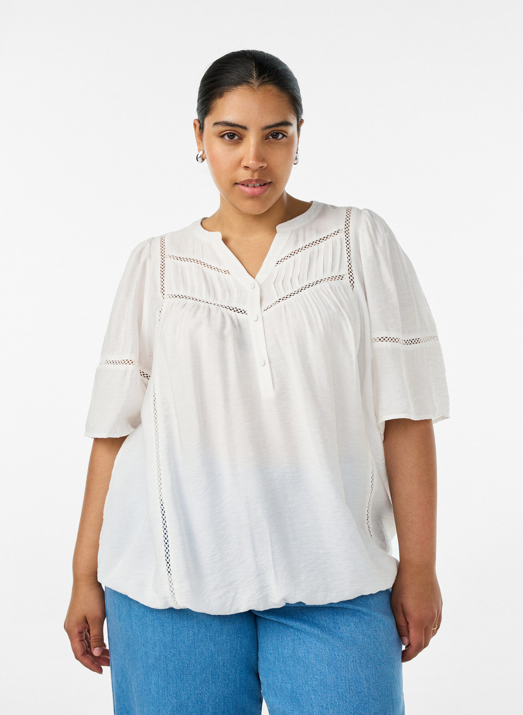 Bluse aus Viskose mit Biesen und Ballon&auml;rmeln, Vanille, Model