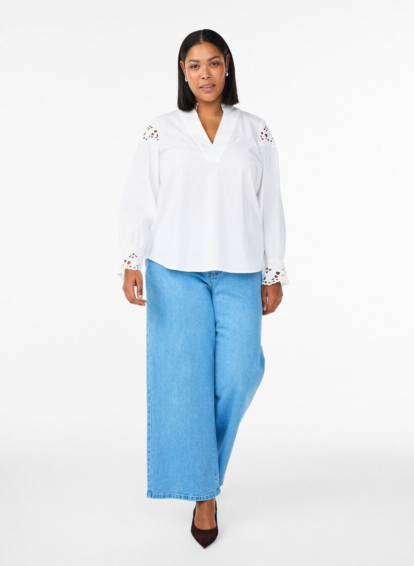 Bluse mit V-Ausschnitt und Broderie-Anglaise-Details, Weiß, Model image number 1