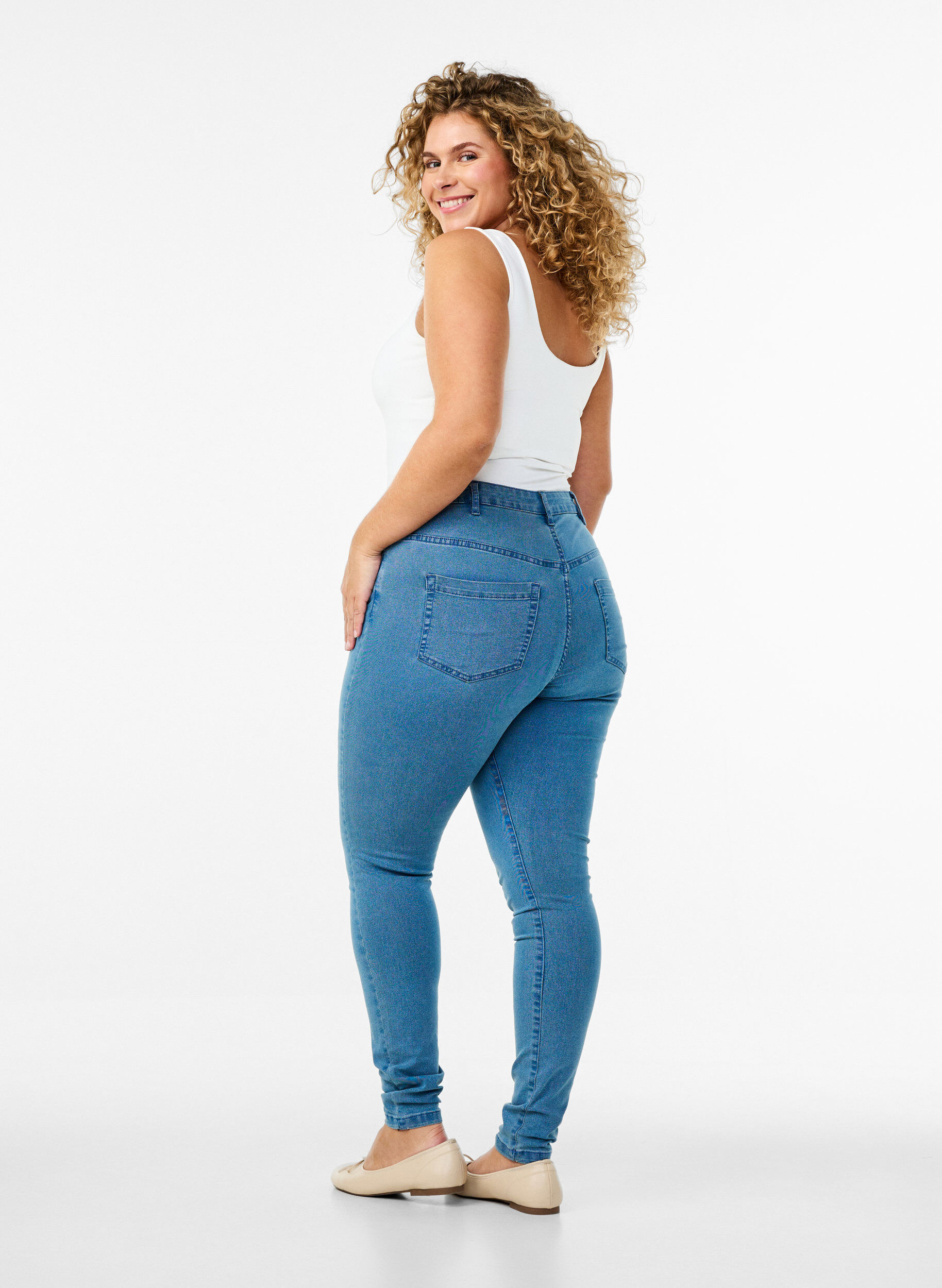 Zizzi Hochtaillierte Super Slim Amy Jeans, Blau, Model image number 1