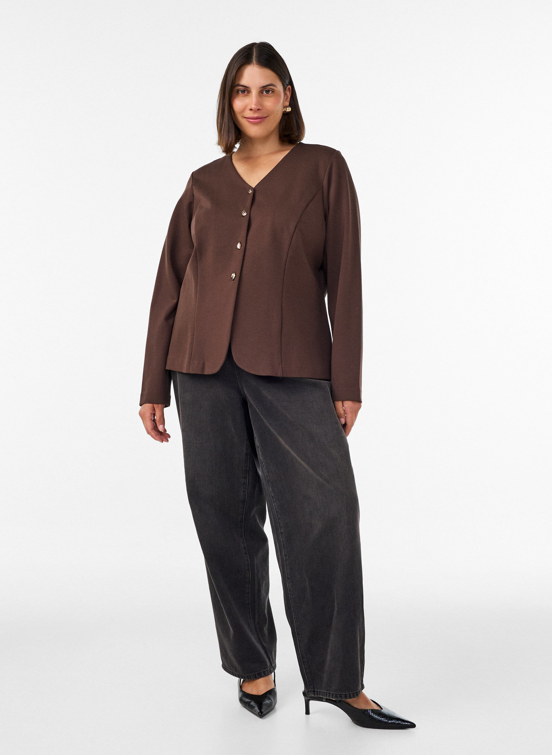 ZizziFigurbetonter Cardigan aus Jersey mit dekorativen Kn&ouml;pfen, Braun, Model image number 1