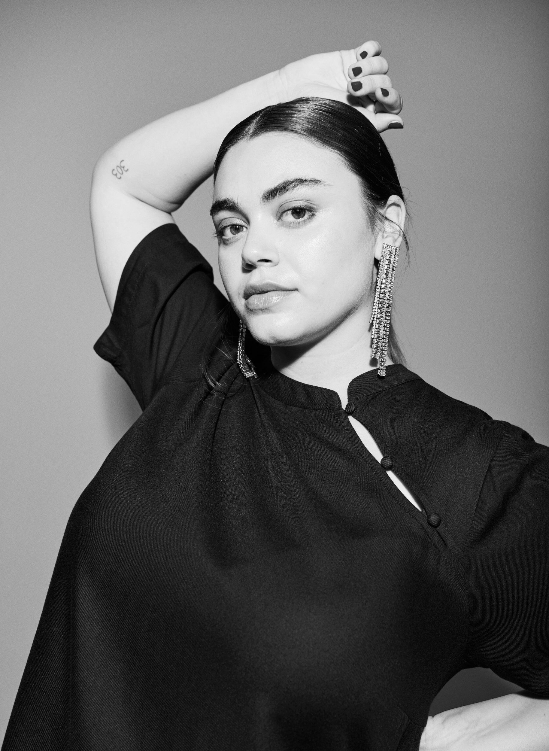 Zizzi Kurzarmbluse mit diagonaler Knopfleiste, Schwarz, Image image number 0