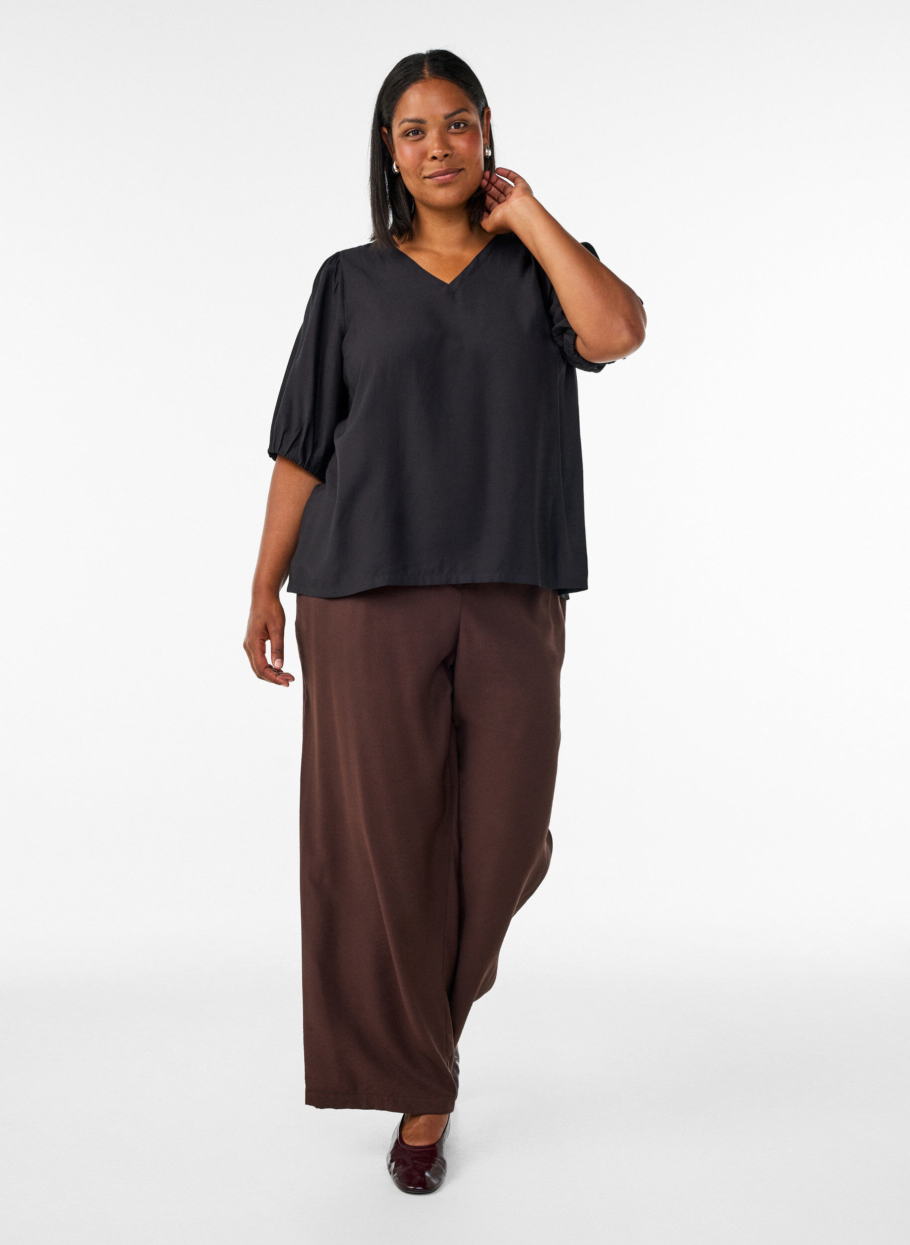 ZizziBluse aus Viskose mit V-Ausschnitt, Schwarz, Model image number 1
